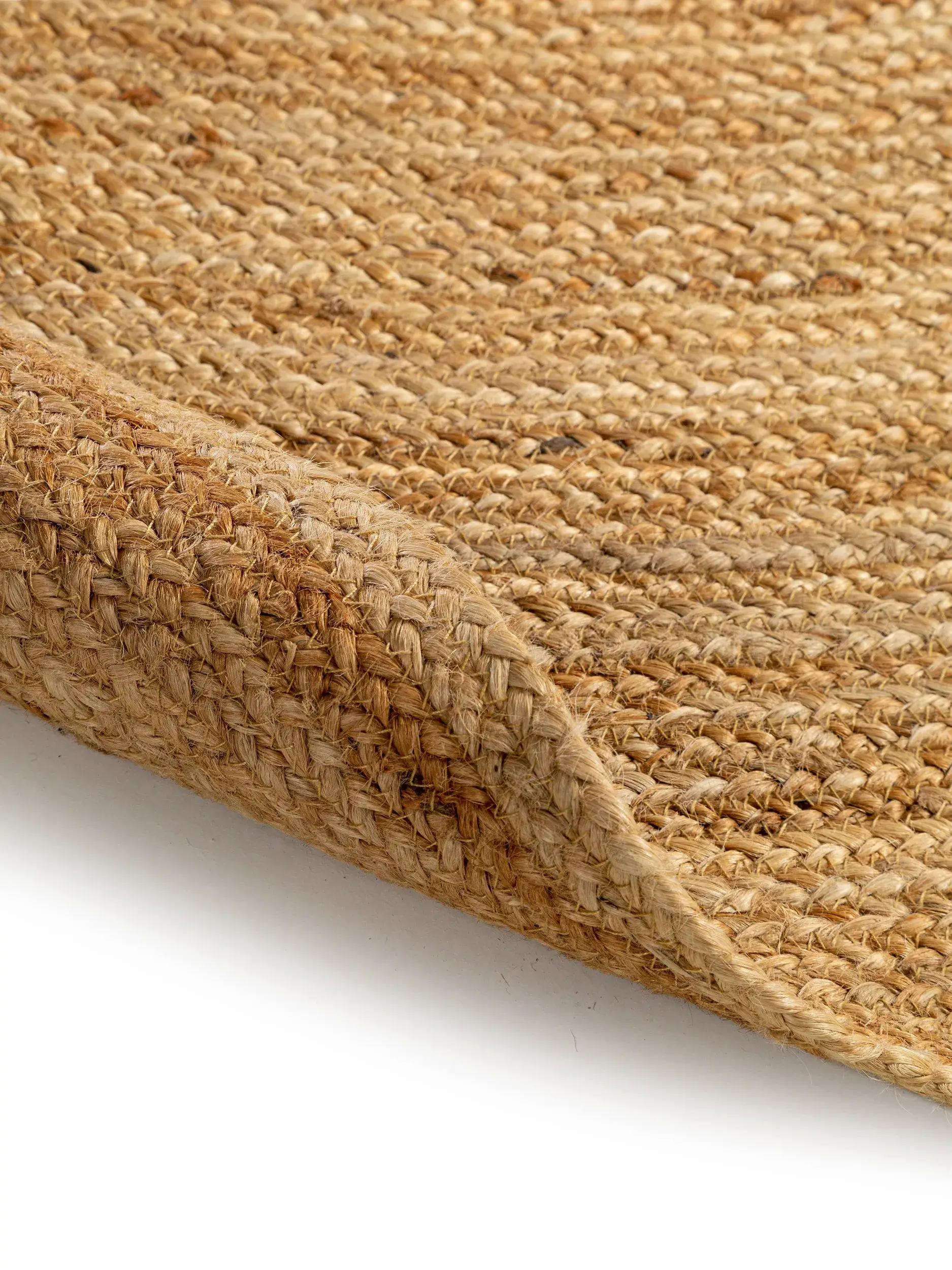 Teppich aus 100% Jute in Braun mit 100% Jute hohem Flor von benuta Pure