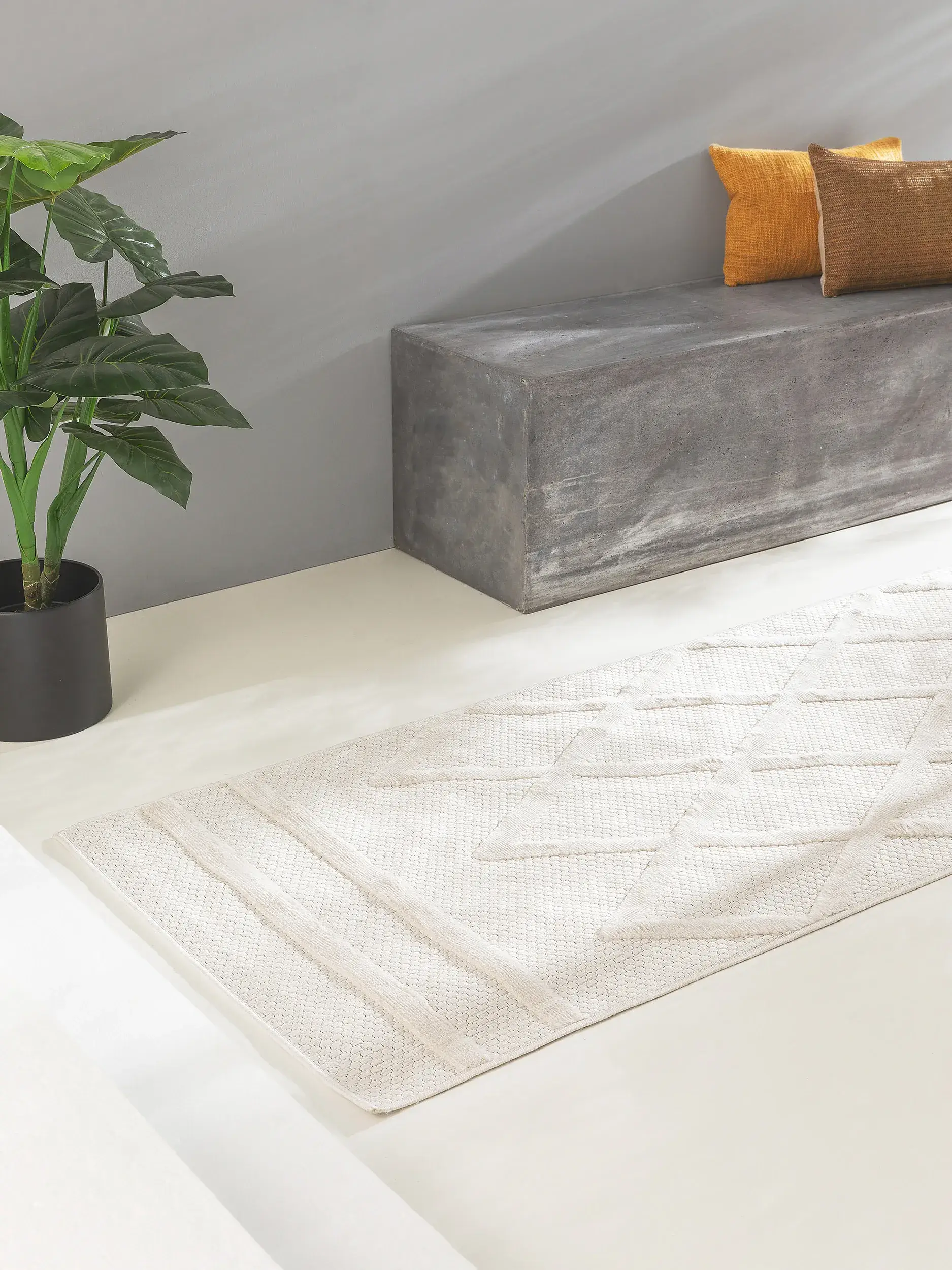 Rug made of 100% Polypropylen in Beige with a 100% Polypropylen high pile by benuta Nest