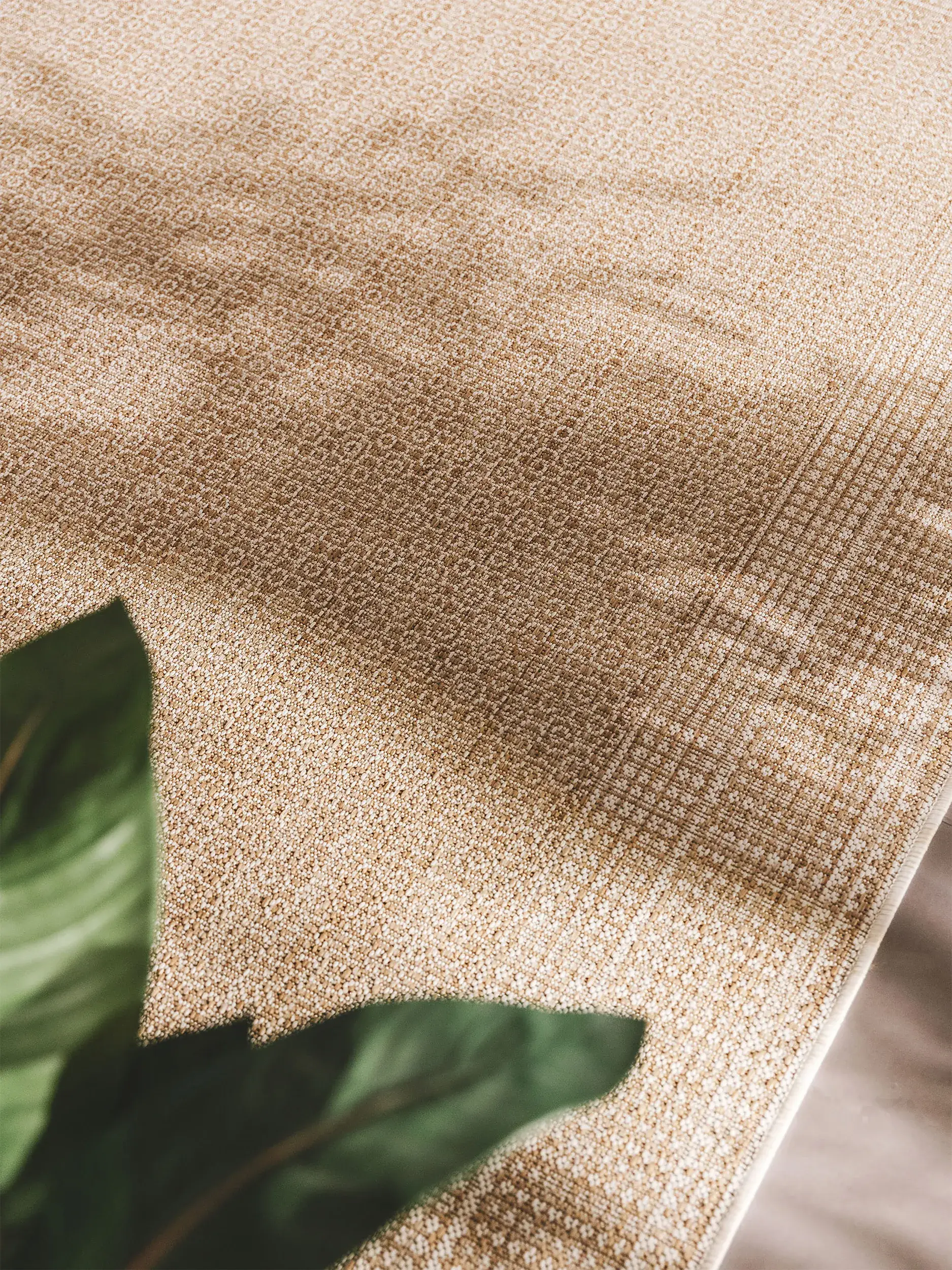 Tappeto di 100% Polipropilene in Beige con pelo alto 100% Polipropilene da benuta nest