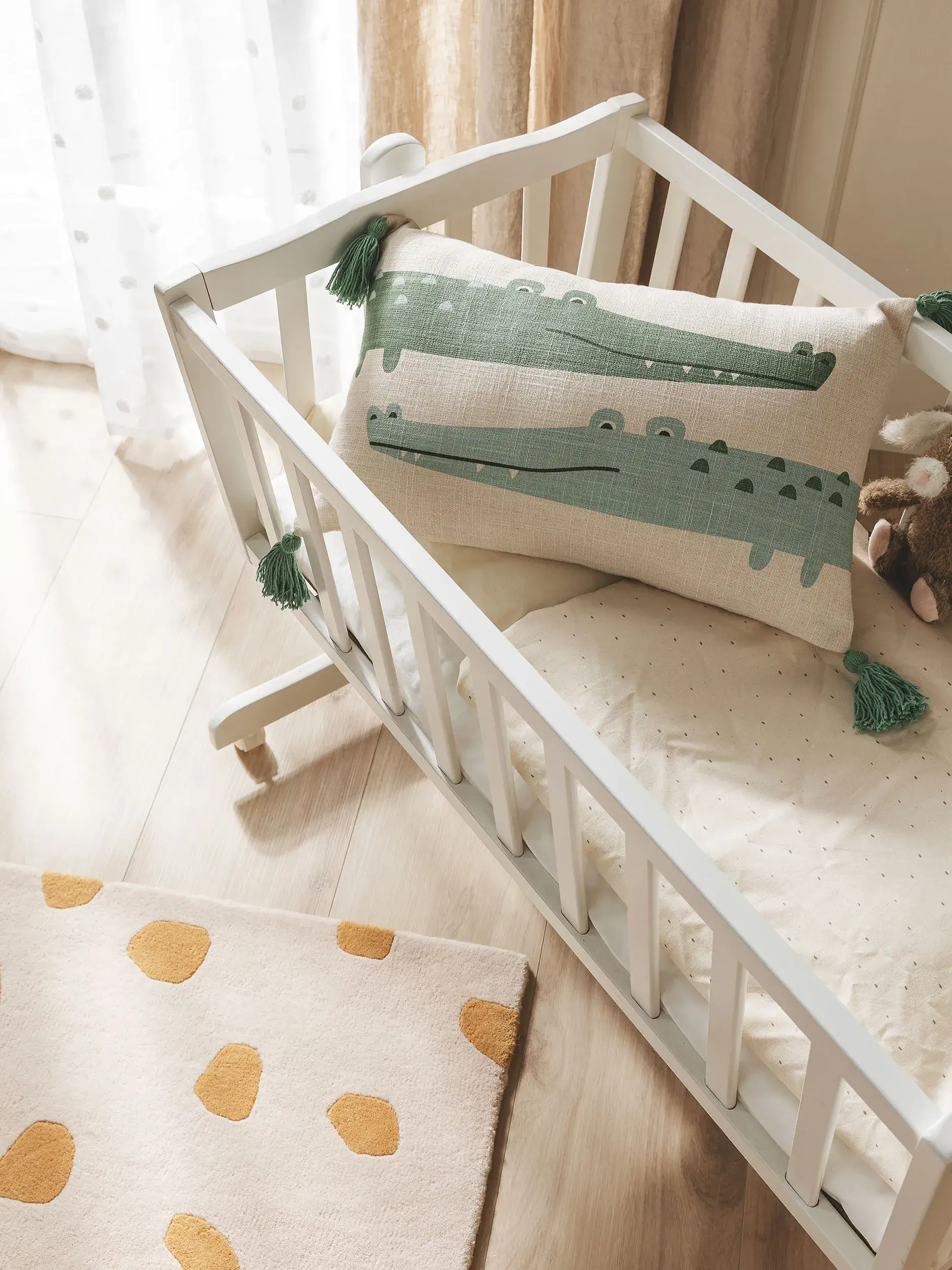 Kissenbezug Savannah Grün im Design Tiermotive aus  von Lytte