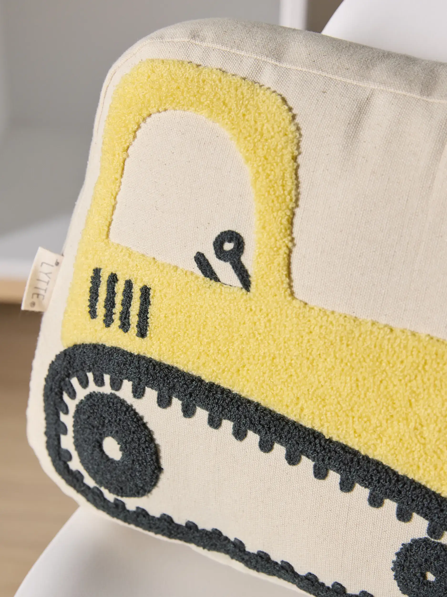 Cushion Niki Yellow by Lytte