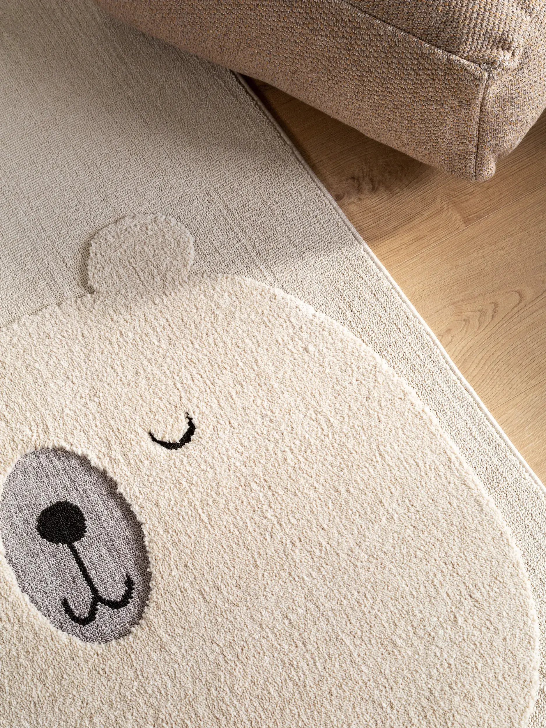 Tappeto di 100% Poliestere in Beige con pelo alto 100% Poliestere da Lytte