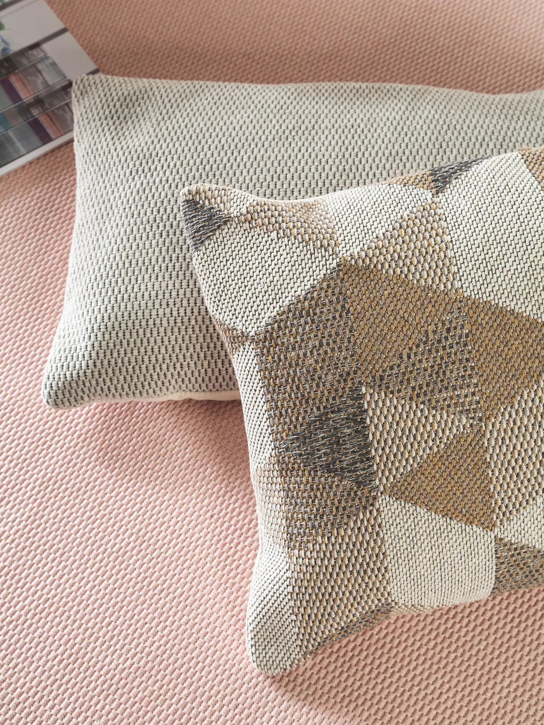 Kissenbezug Barca Beige/Grau im Design Abstrakt aus 100% Baumwolle von benuta Nest