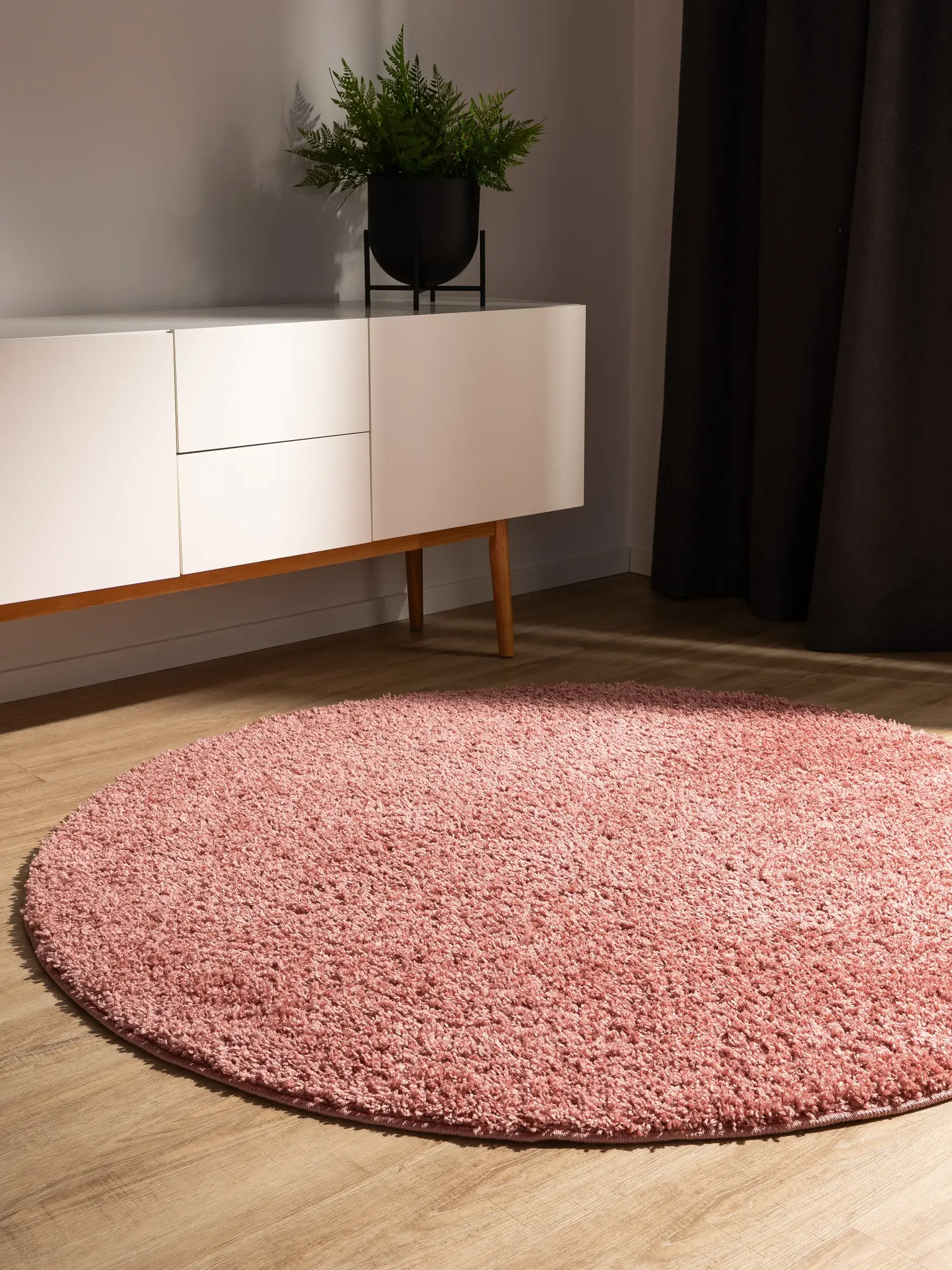 Matto 100% Polypropylena värissä Rosa 100% Polypropylen korkealla nukalla merkiltä benuta Basic