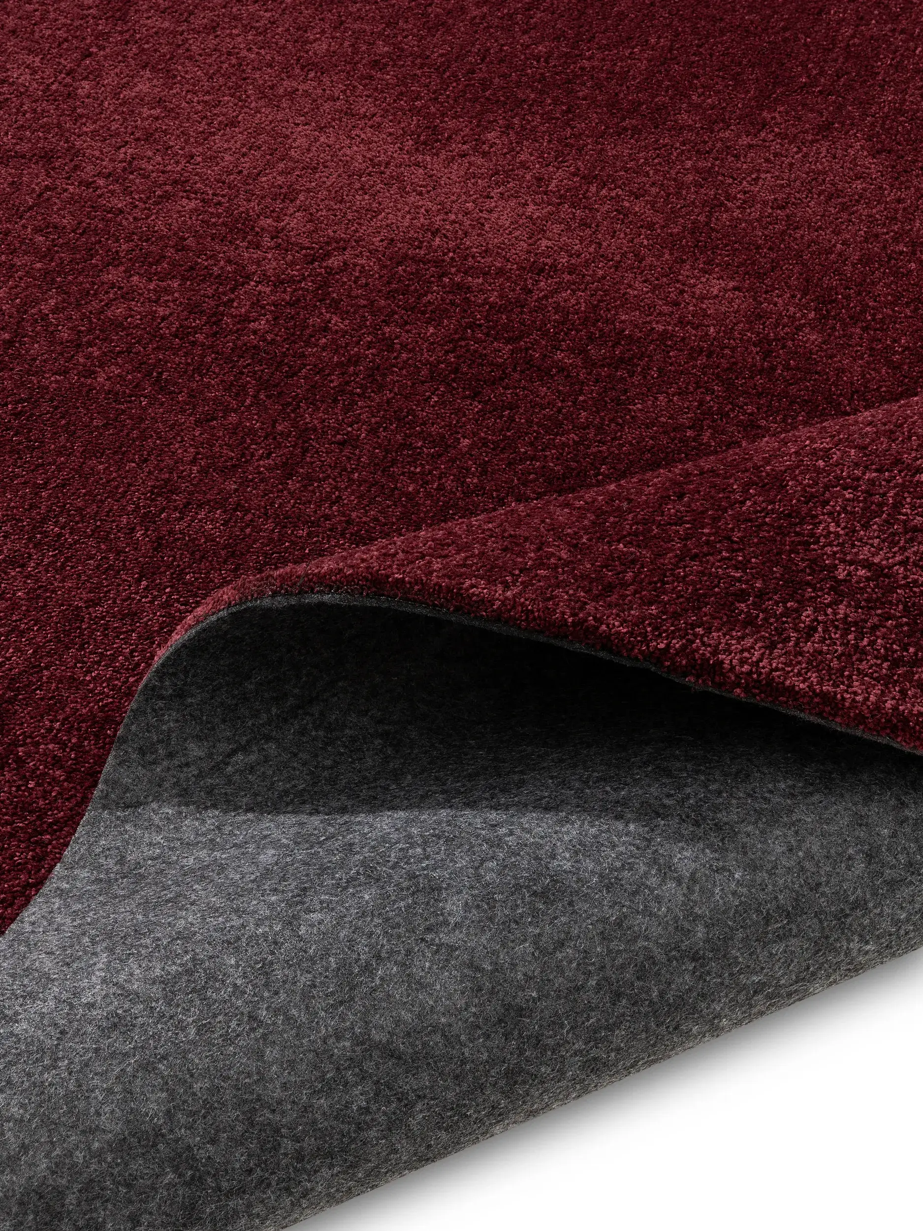 Teppe av 100% Polyester (30% recycelt) i Rot med 100% Polyester (30% recycelt) høy lugg fra benuta Nest
