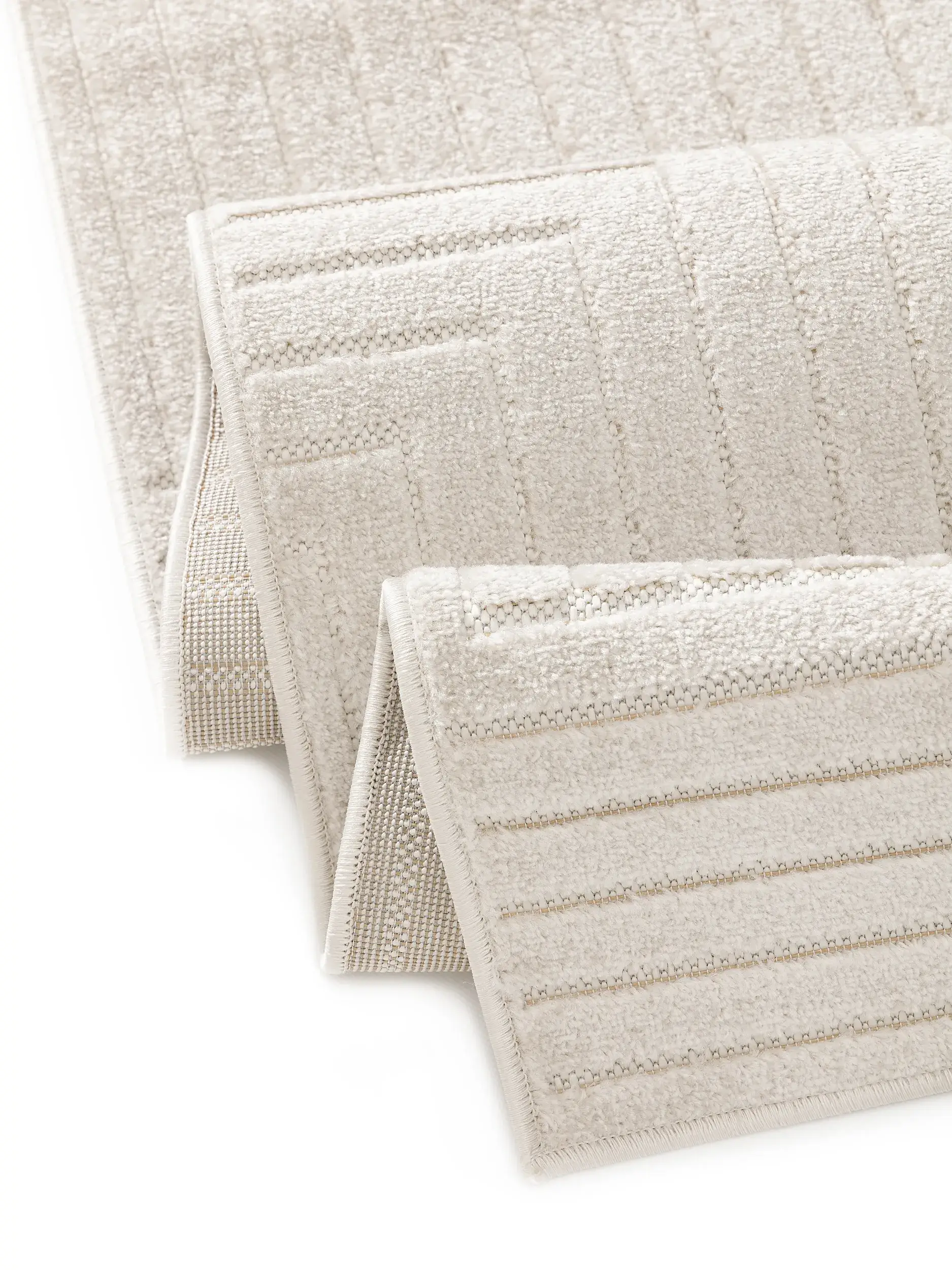 Teppich aus 100% Polypropylen in Beige mit 100% Polypropylen hohem Flor von benuta Pop