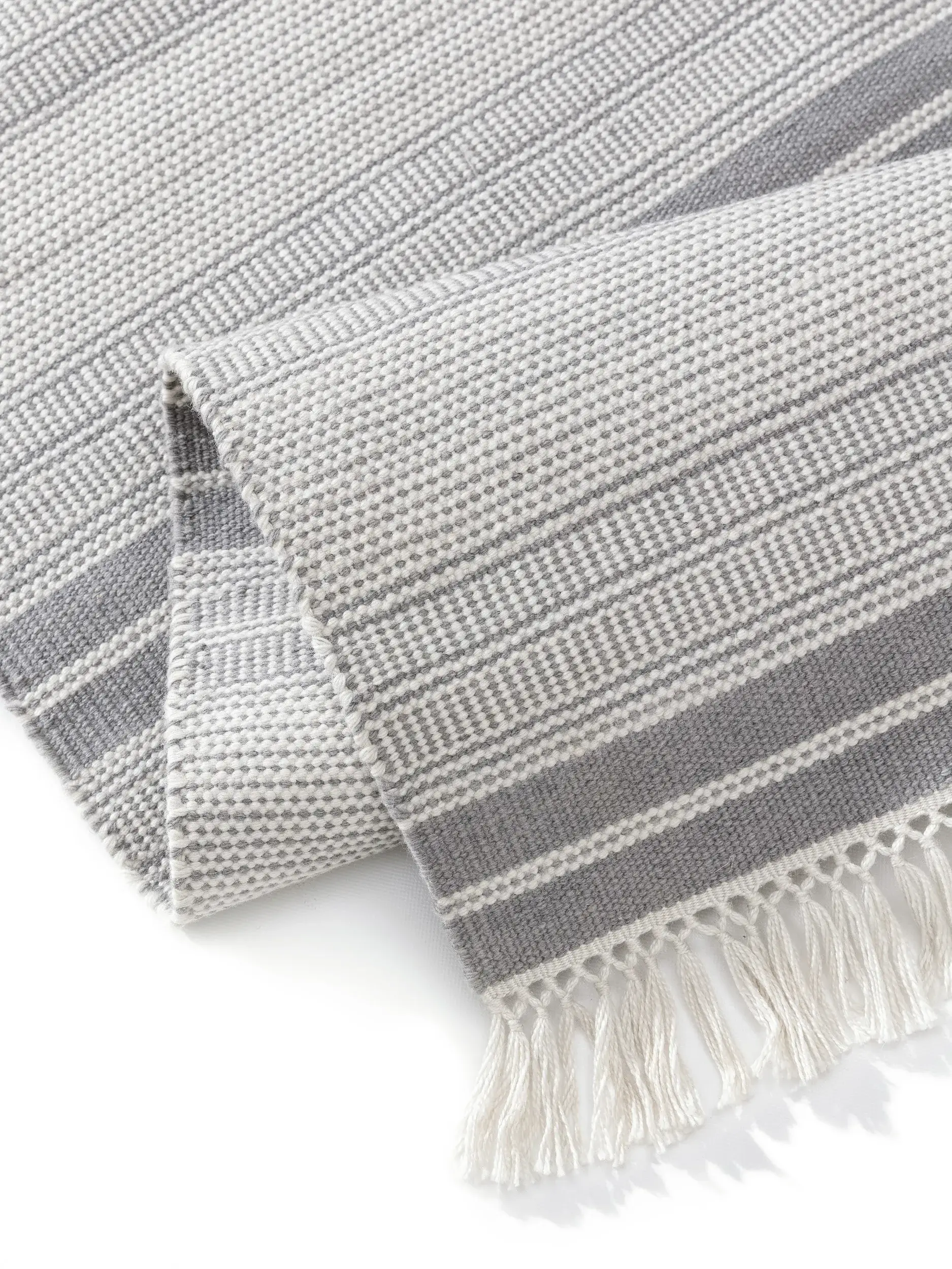 Tæppe af 100% Polyester (genanvendt PET) i Grå med 100% Polyester (genanvendt PET) høj luv fra benuta nest