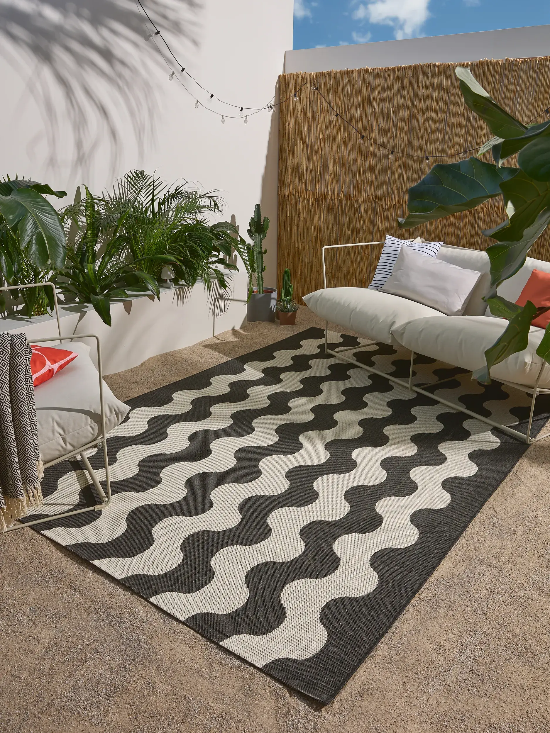 Teppich aus 100% Polypropylen in Schwarz/Weiß mit 100% Polypropylen hohem Flor von benuta Nest