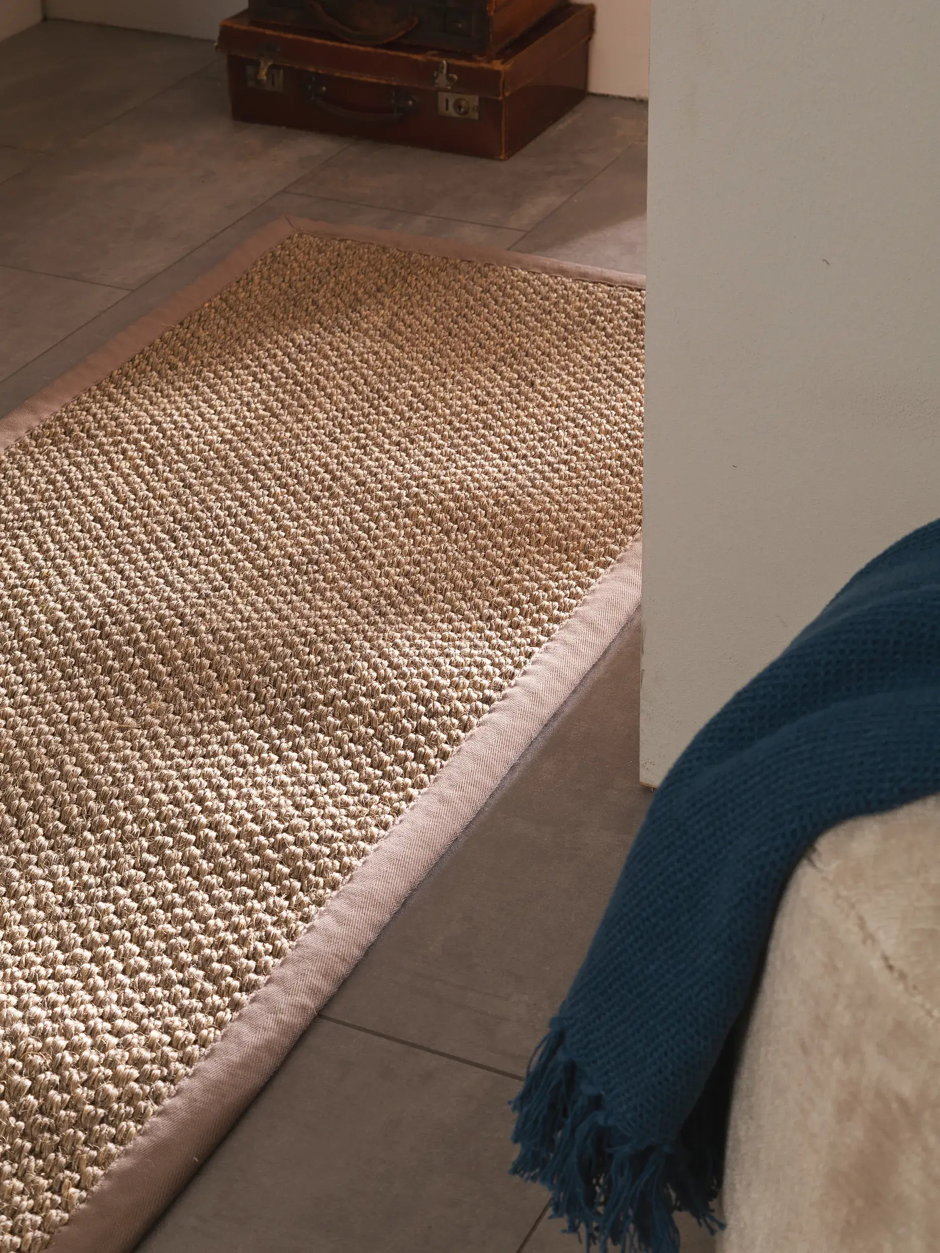 Matto 100% Sisala värissä Grau 100% Sisal korkealla nukalla merkiltä benuta Pure