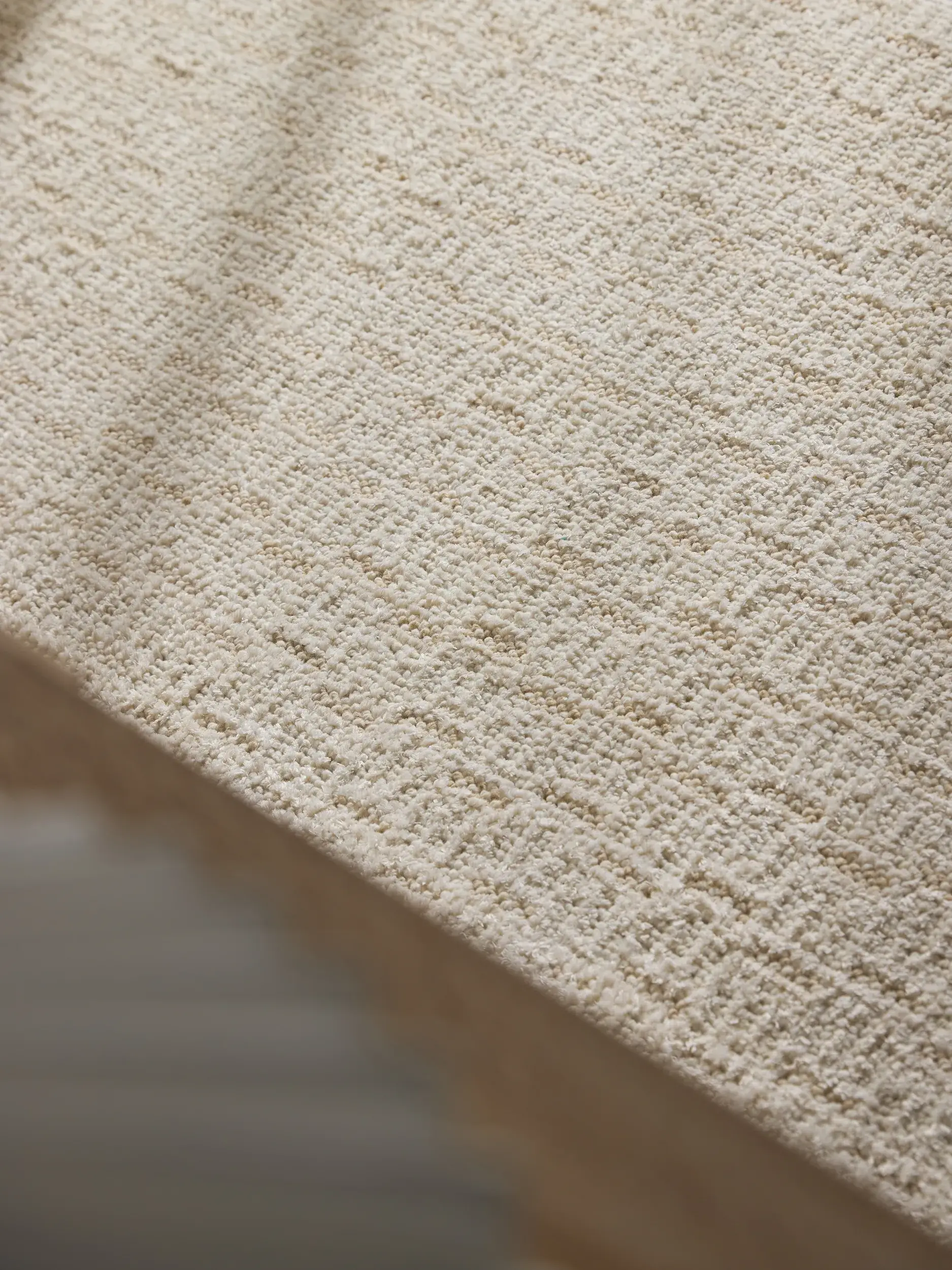 Rug made of 100% Polyester in White with a 100% Polyester high pile by benuta Nest