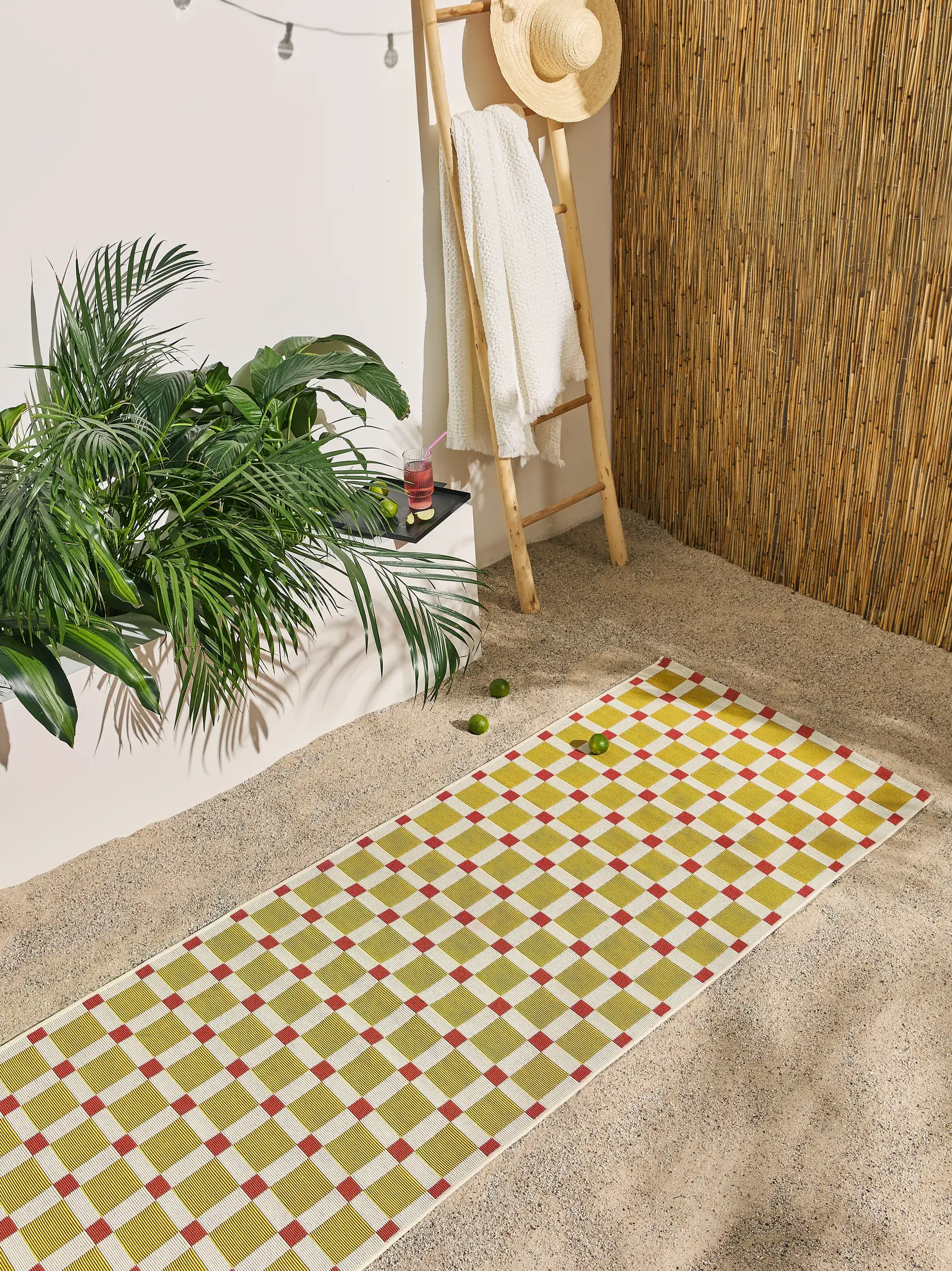 Rug made of 76% Polypropylen, 23% Polyester, 1% Latex in Orange with a 76% Polypropylen, 23% Polyester, 1% Latex high pile by benuta Pop