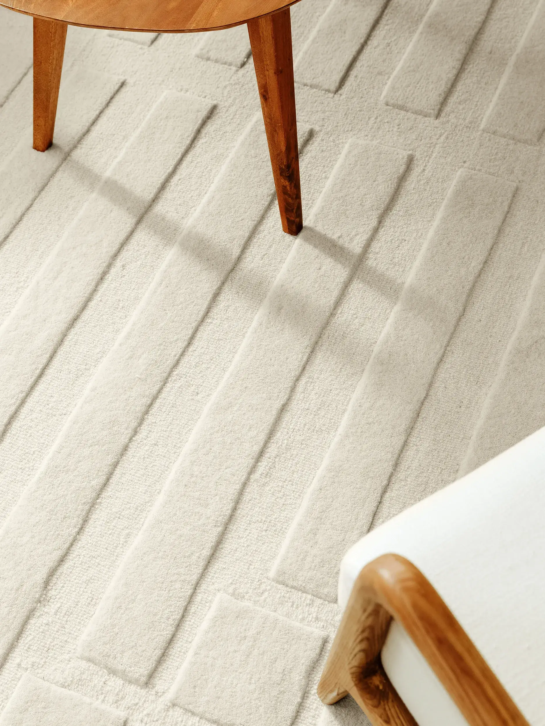 Rug made of 100% Wolle in Weiß with a 100% Wolle high pile by benuta Pure