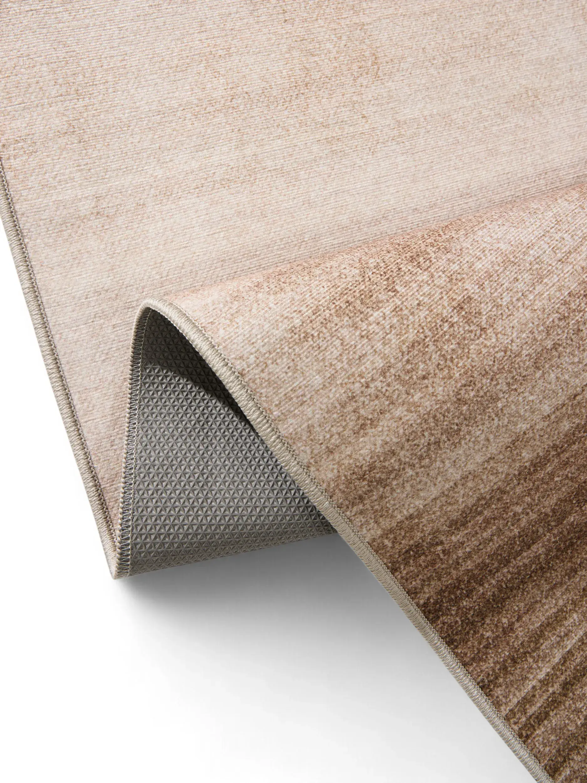 Tæppe af 100% Polyester i Beige med 100% Polyester høj luv fra benuta POP