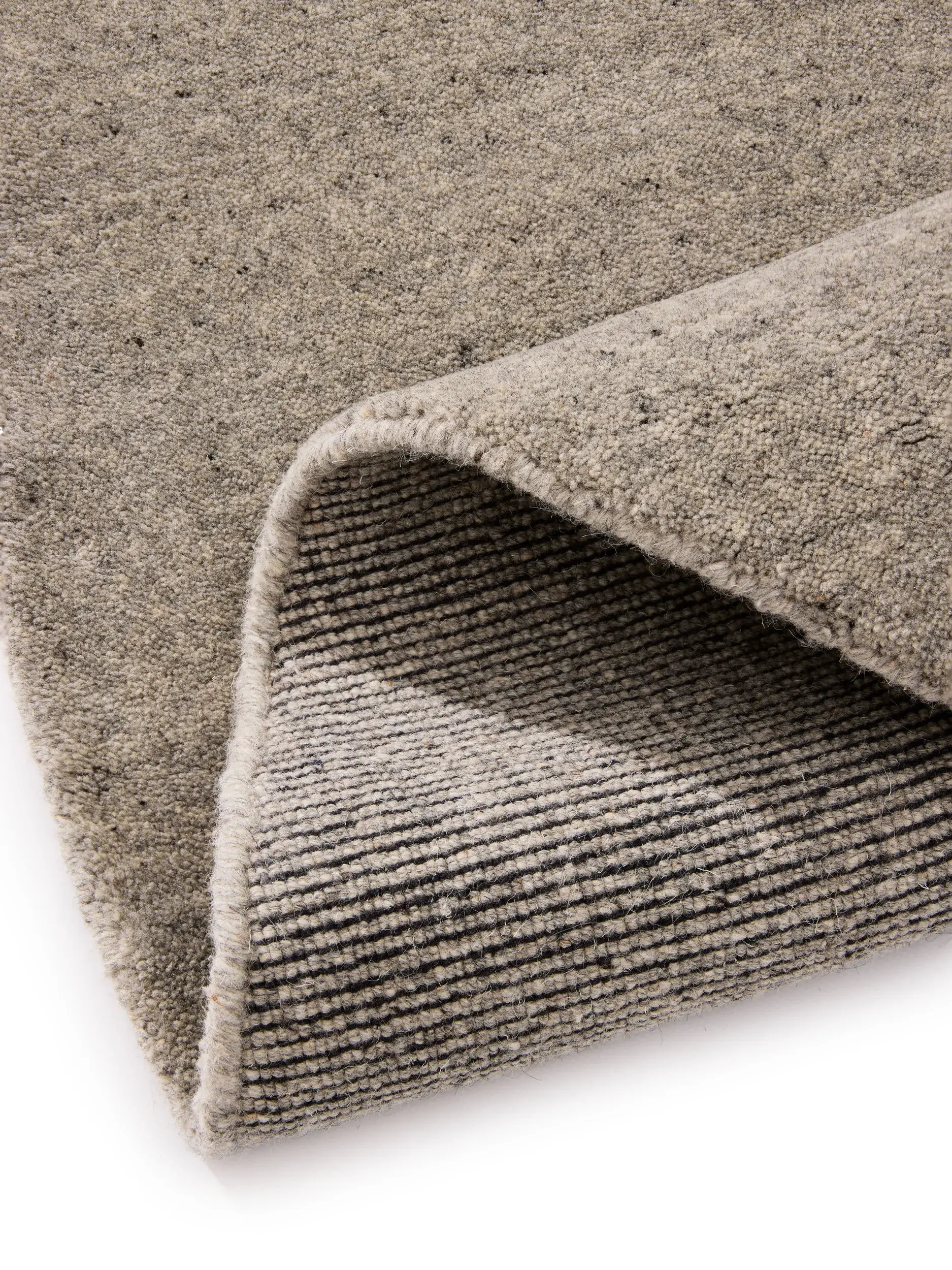 Teppich aus 100% Wolle in Grau mit 100% Wolle hohem Flor von benuta Pure