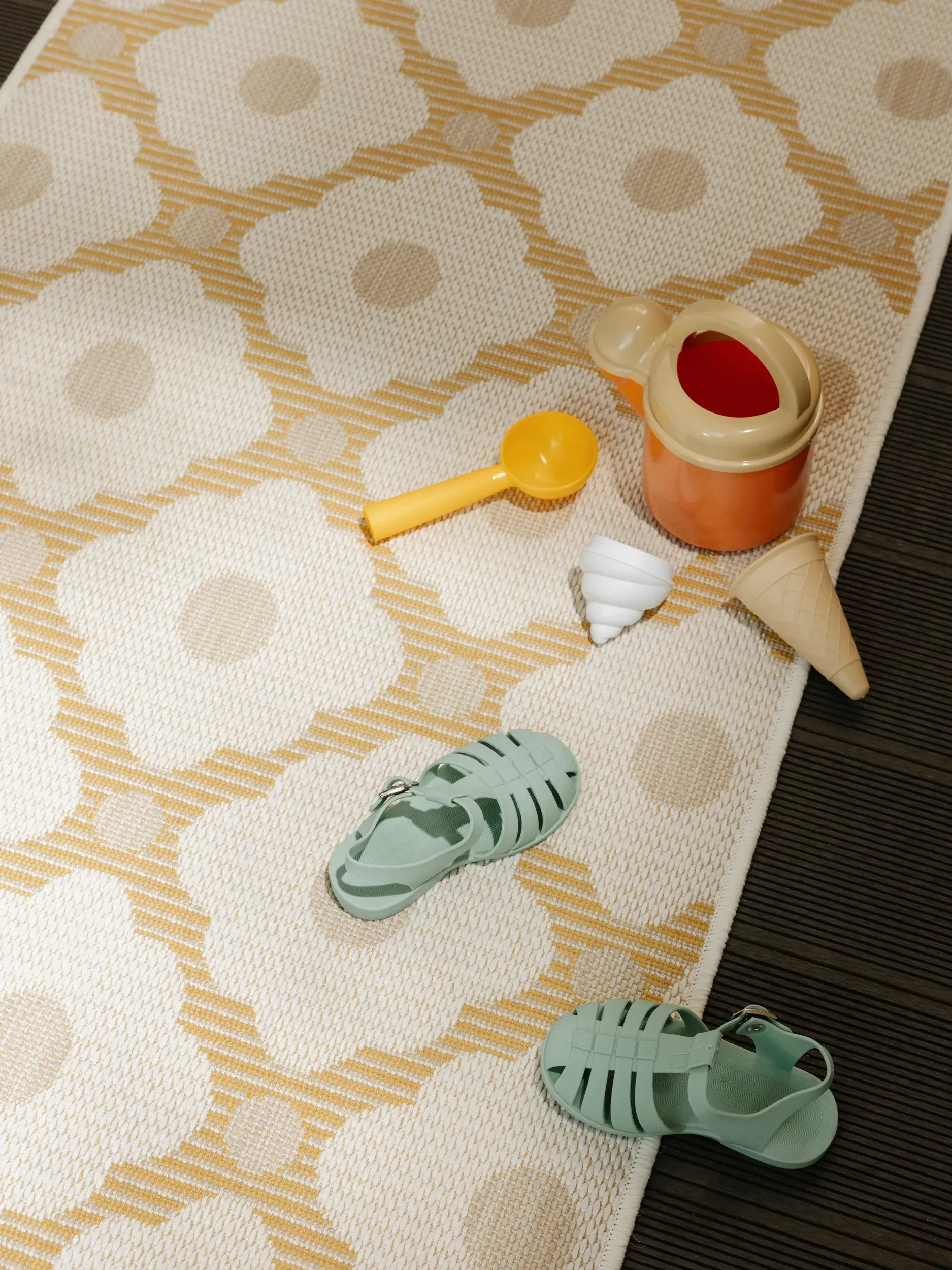 Teppich aus 100% Polyester (recyceltes PET) in Gelb mit 100% Polyester (recyceltes PET) hohem Flor von benuta Nest