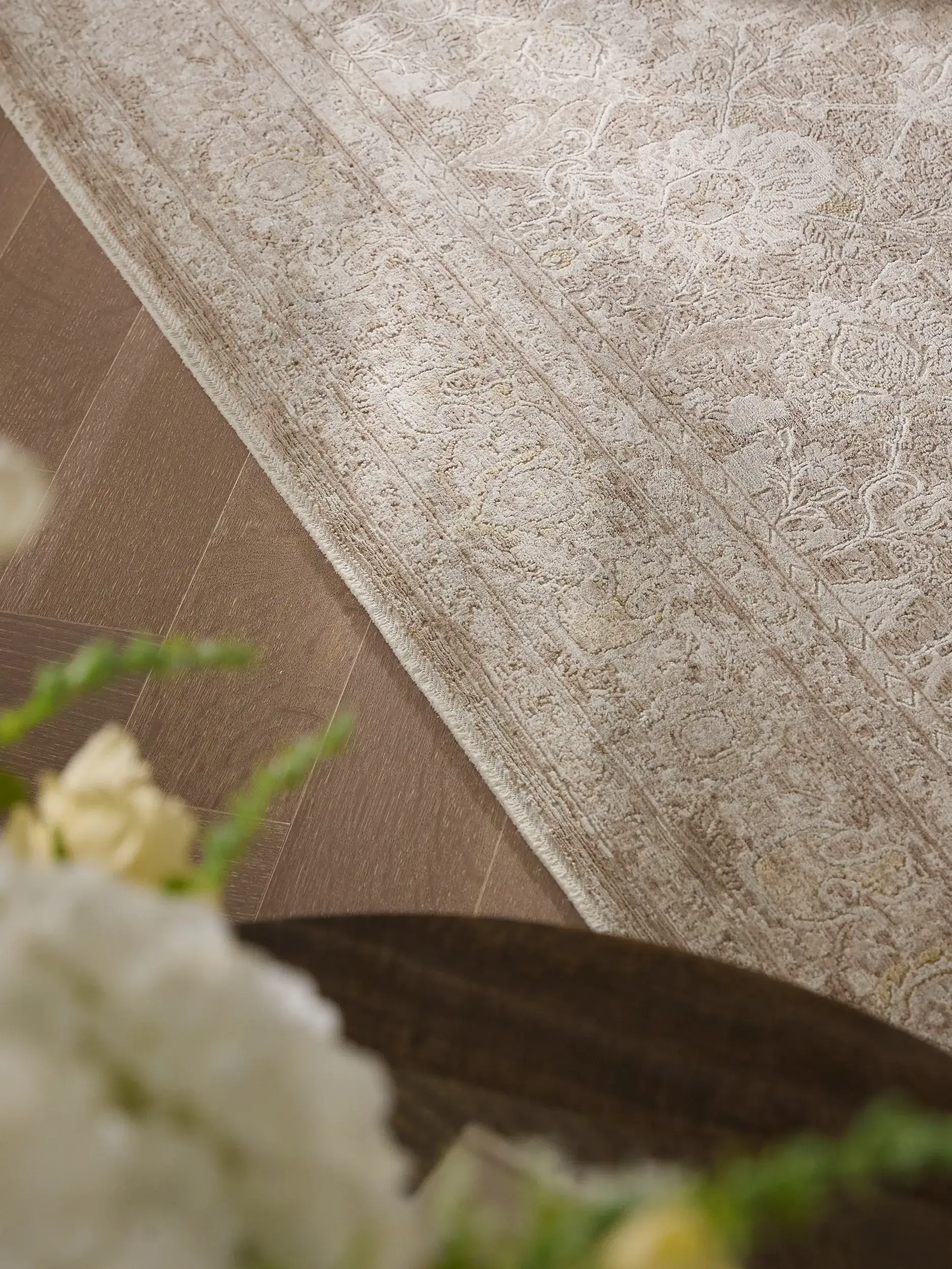 Matta Aria av 90% Polyester, 10% Viskos i  från benuta Finest