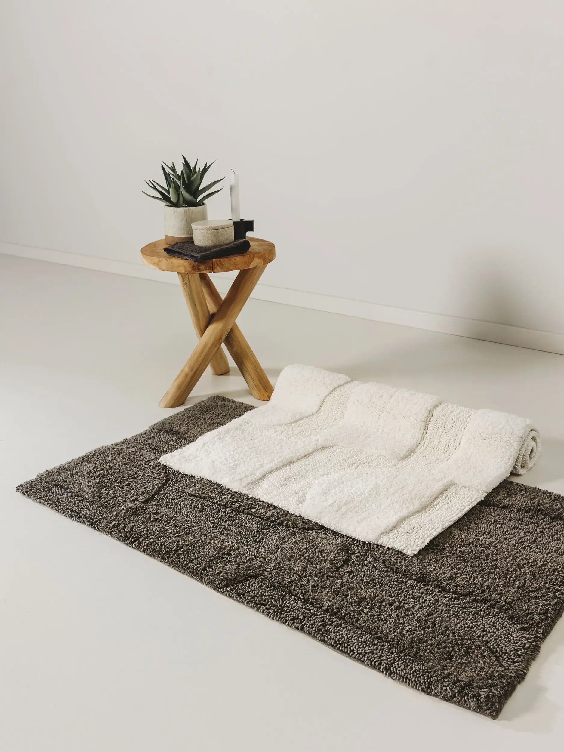 Badematte Nehir Weiß in Abstrakt design made of 100% Baumwolle by benuta Nest