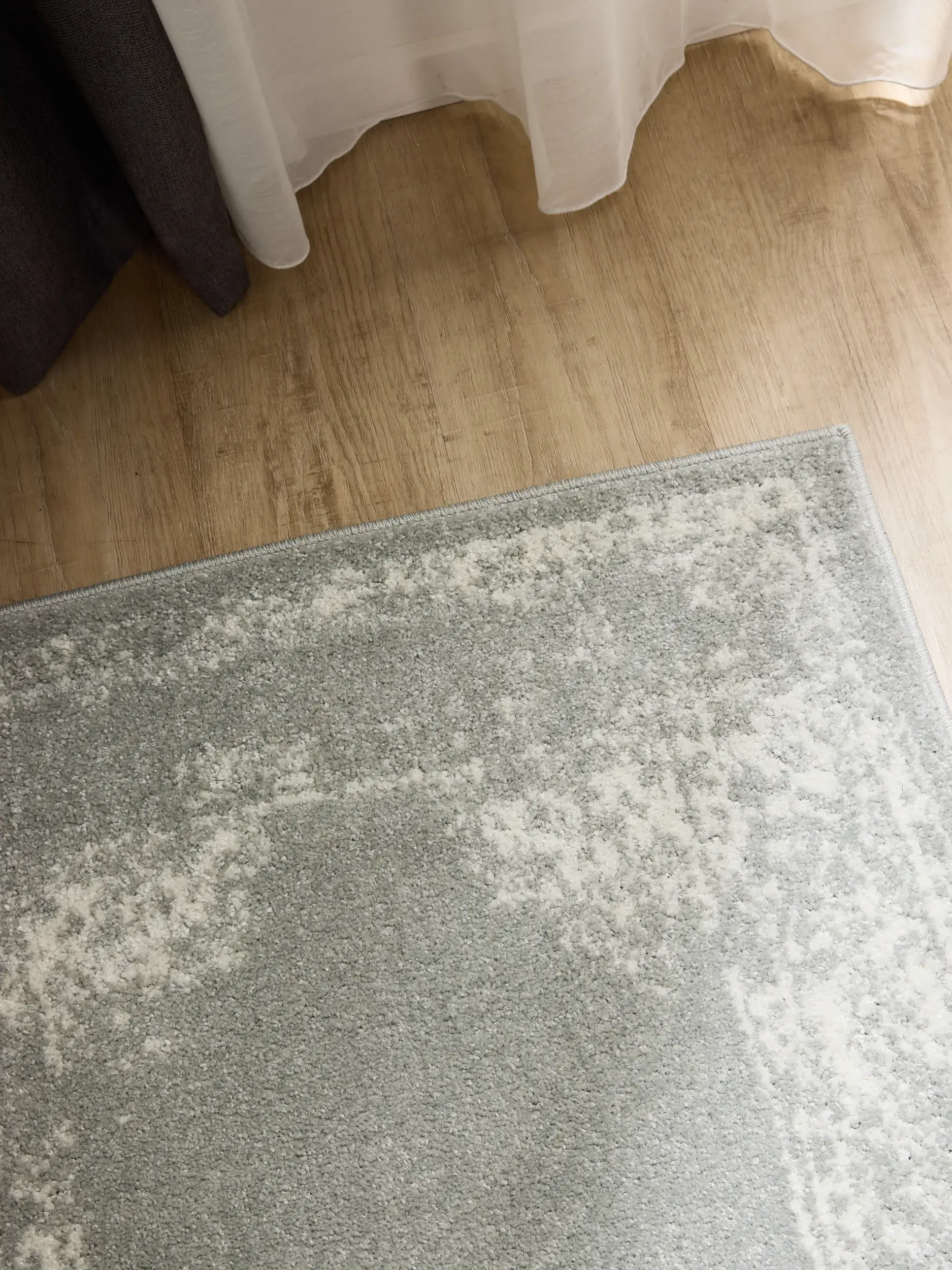 Rug made of 100% Polypropylen in Taupe with a 100% Polypropylen high pile by benuta Basic