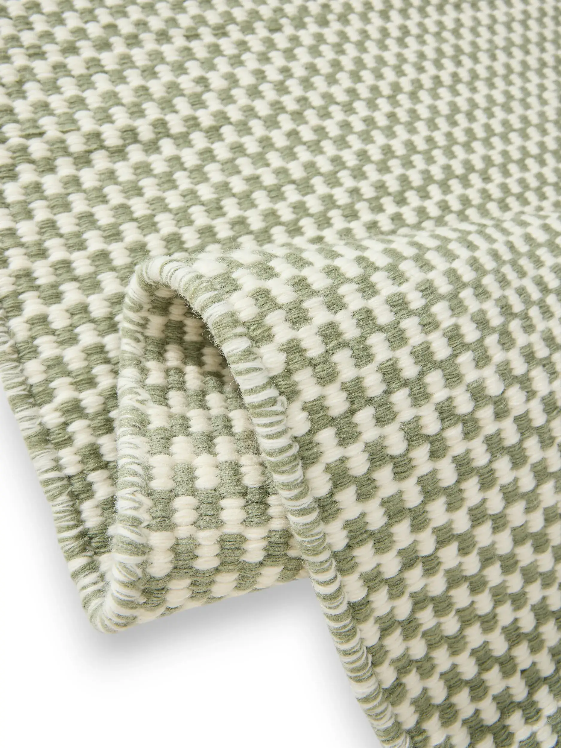 Teppich aus 100% Wolle (aus Neuseeland) in Grün mit 100% Wolle (aus Neuseeland) hohem Flor von benuta Pure