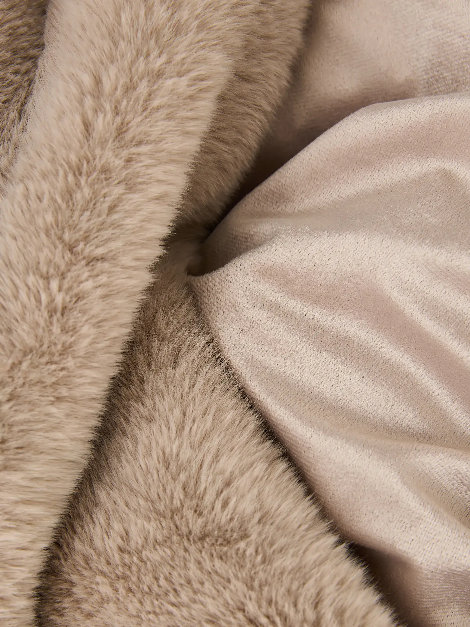 Kuscheldecke Dave Beige im Design  aus  von benuta Nest