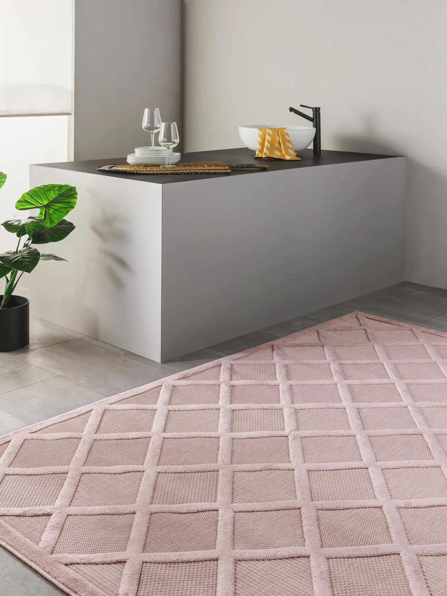 Tappeto di 100% Polipropilene in Rosa con pelo alto 100% Polipropilene da benuta nest