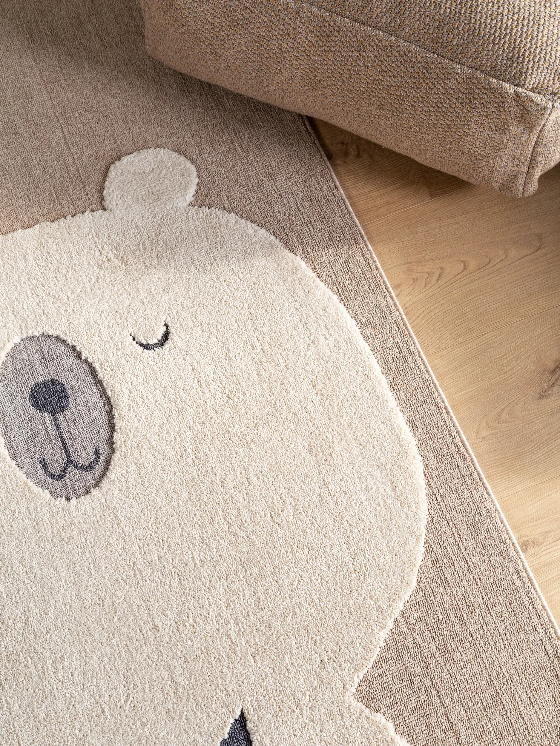 Tappeto di 100% Poliestere in Beige con pelo alto 100% Poliestere da Lytte