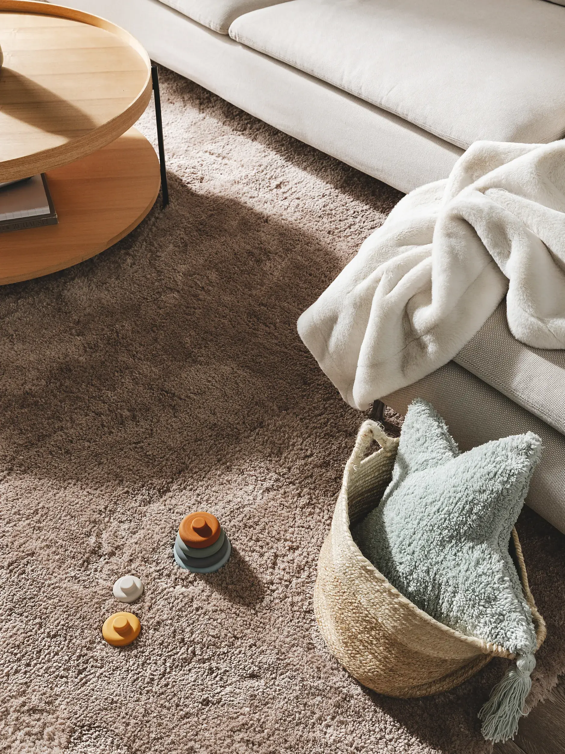 Rug made of 100% Polyester in Taupe with a 100% Polyester high pile by benuta Nest