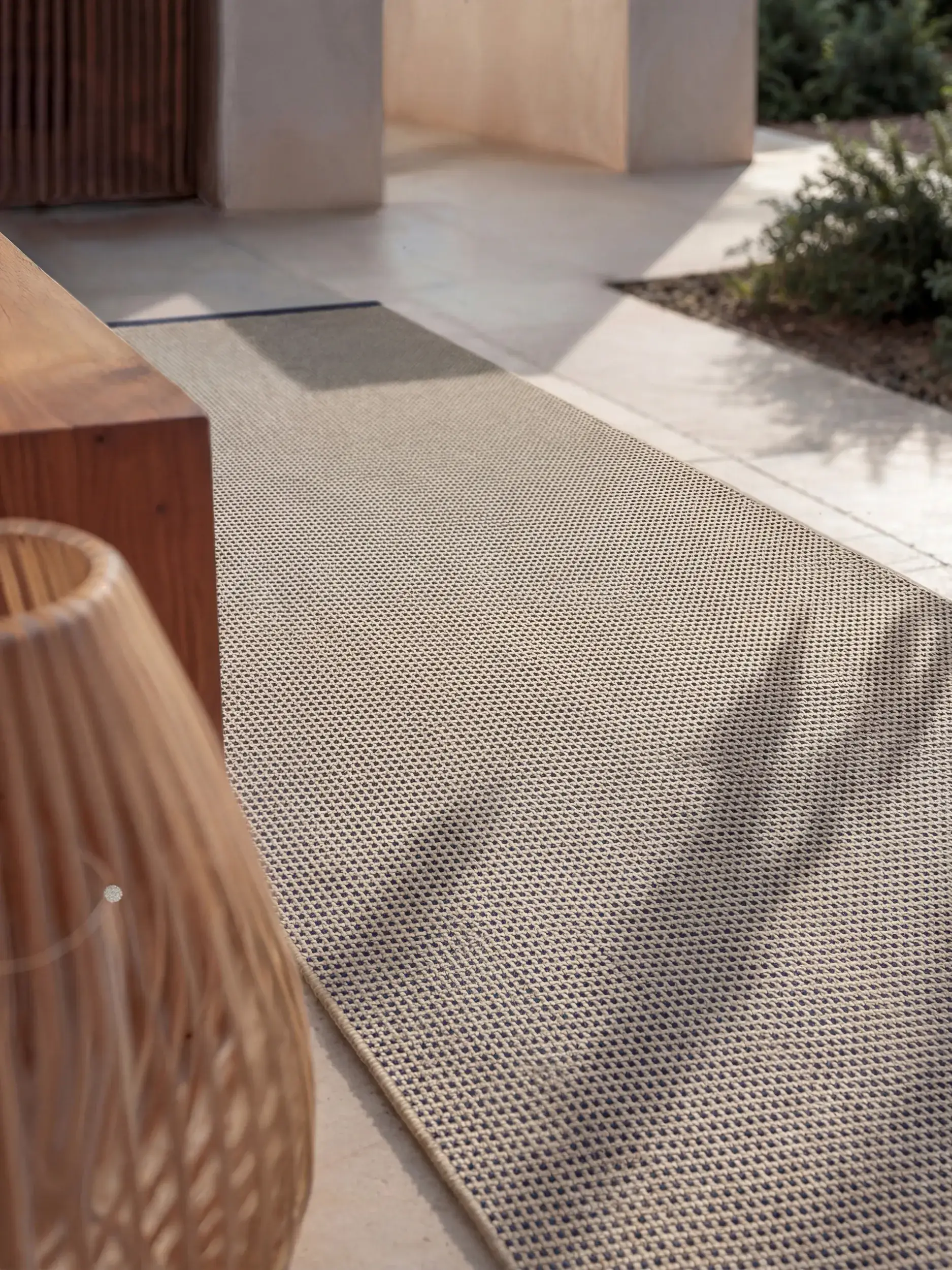 Teppich Arvea aus 100% Polyester (recyceltes PET) in  von benuta Pure