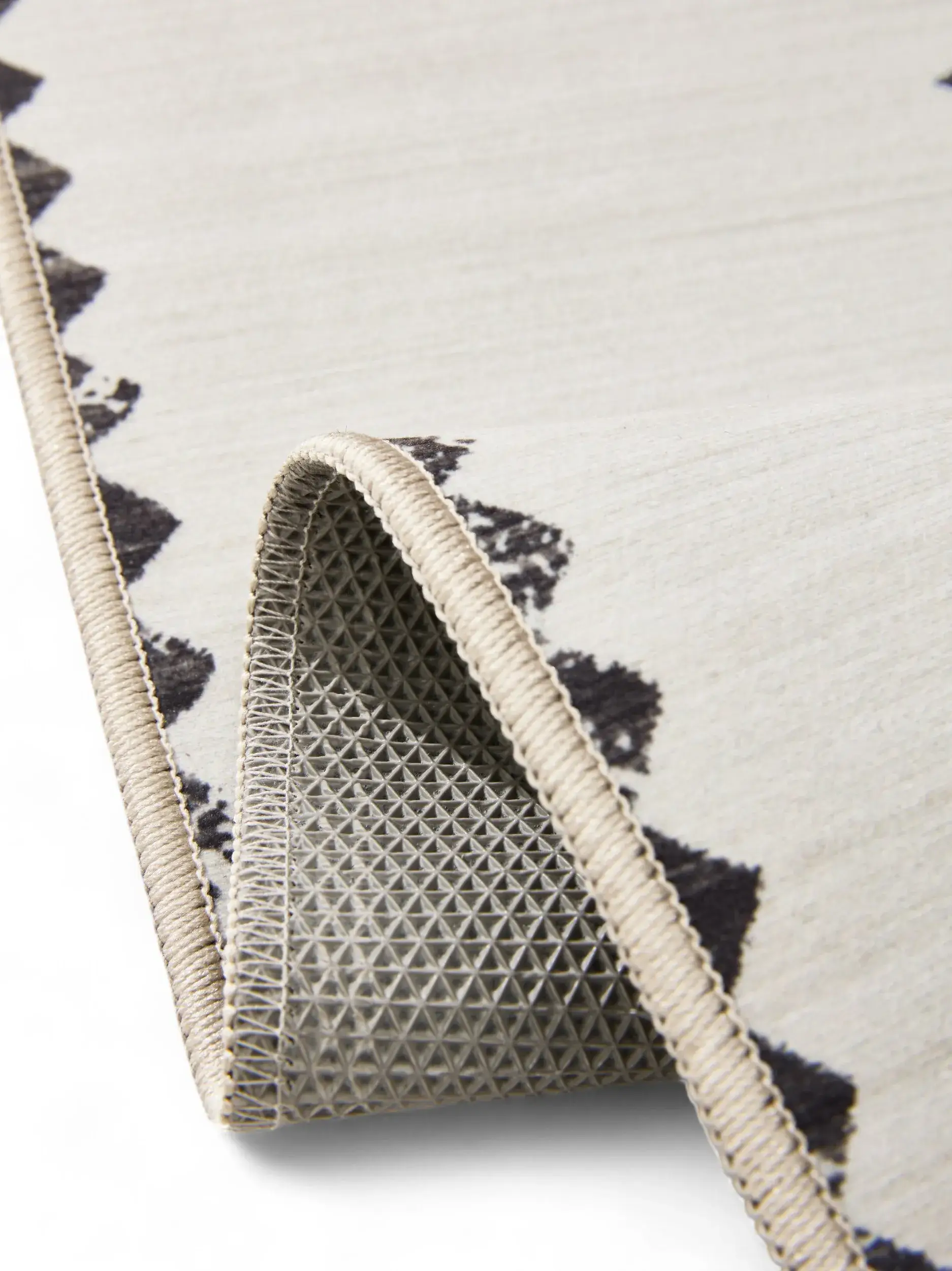 Rug made of 100% Polyester in Beige with a 100% Polyester high pile by benuta Basic