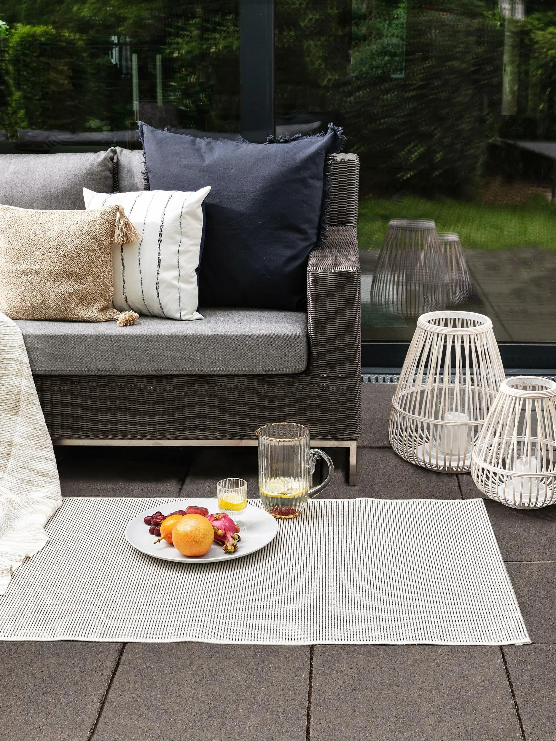 Rug made of 100% Polypropylen in Weiß with a 100% Polypropylen high pile by benuta Nest