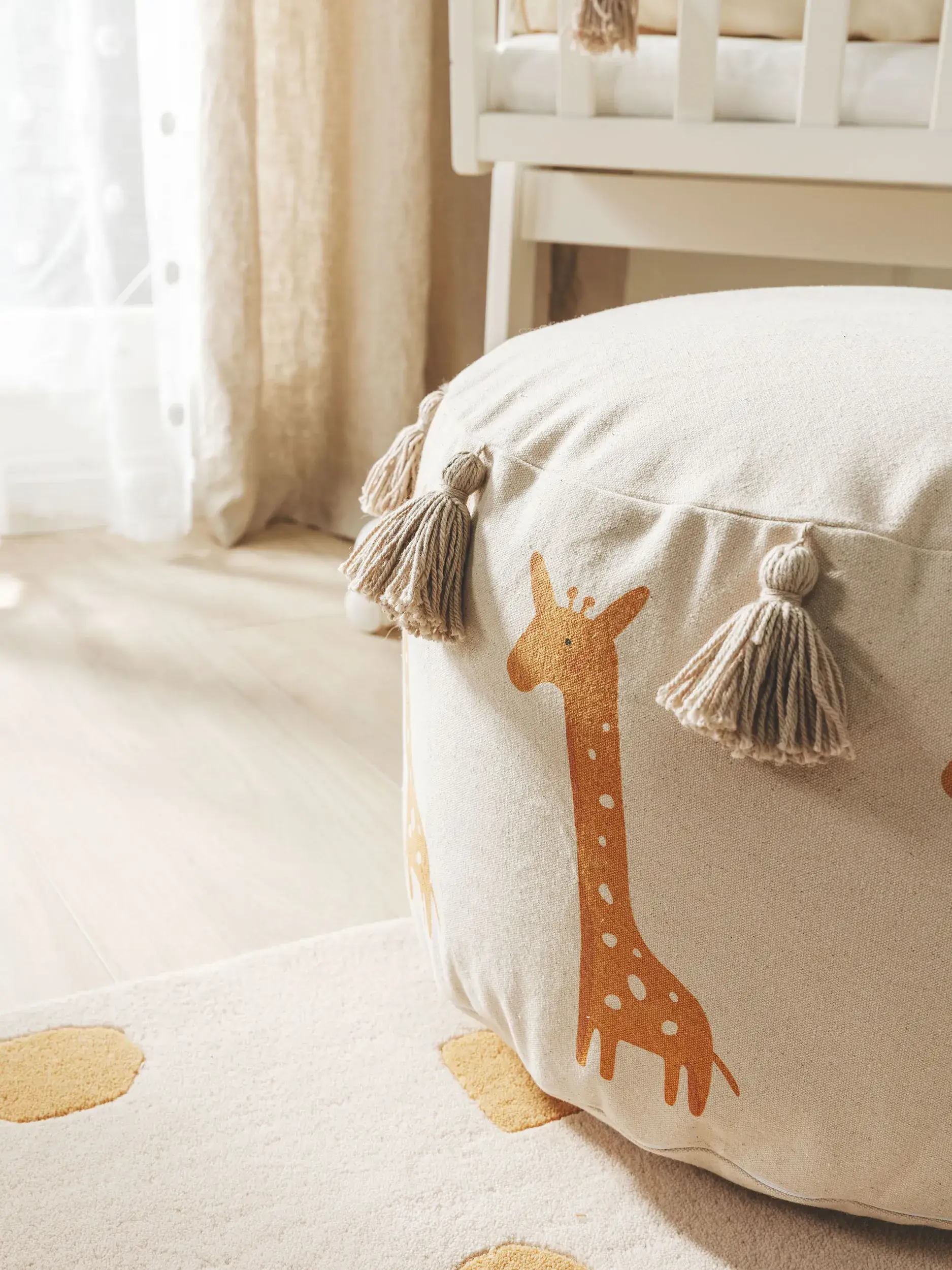 Pouf Savannah Gelb in Tiermotive design made of 100% Cotton by Lytte