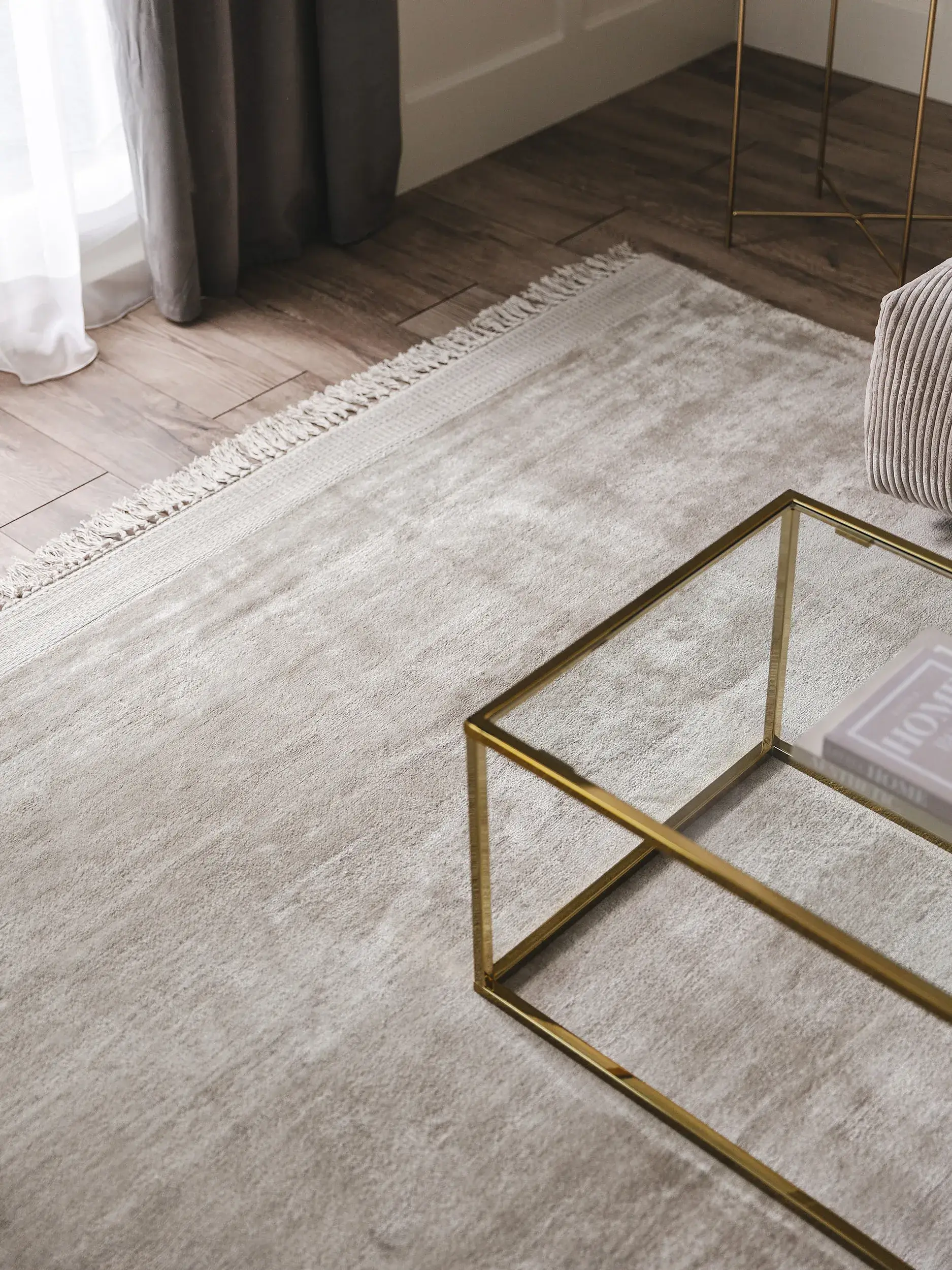 Rug Pearl made of 100% Viscose in Grey by benuta Finest