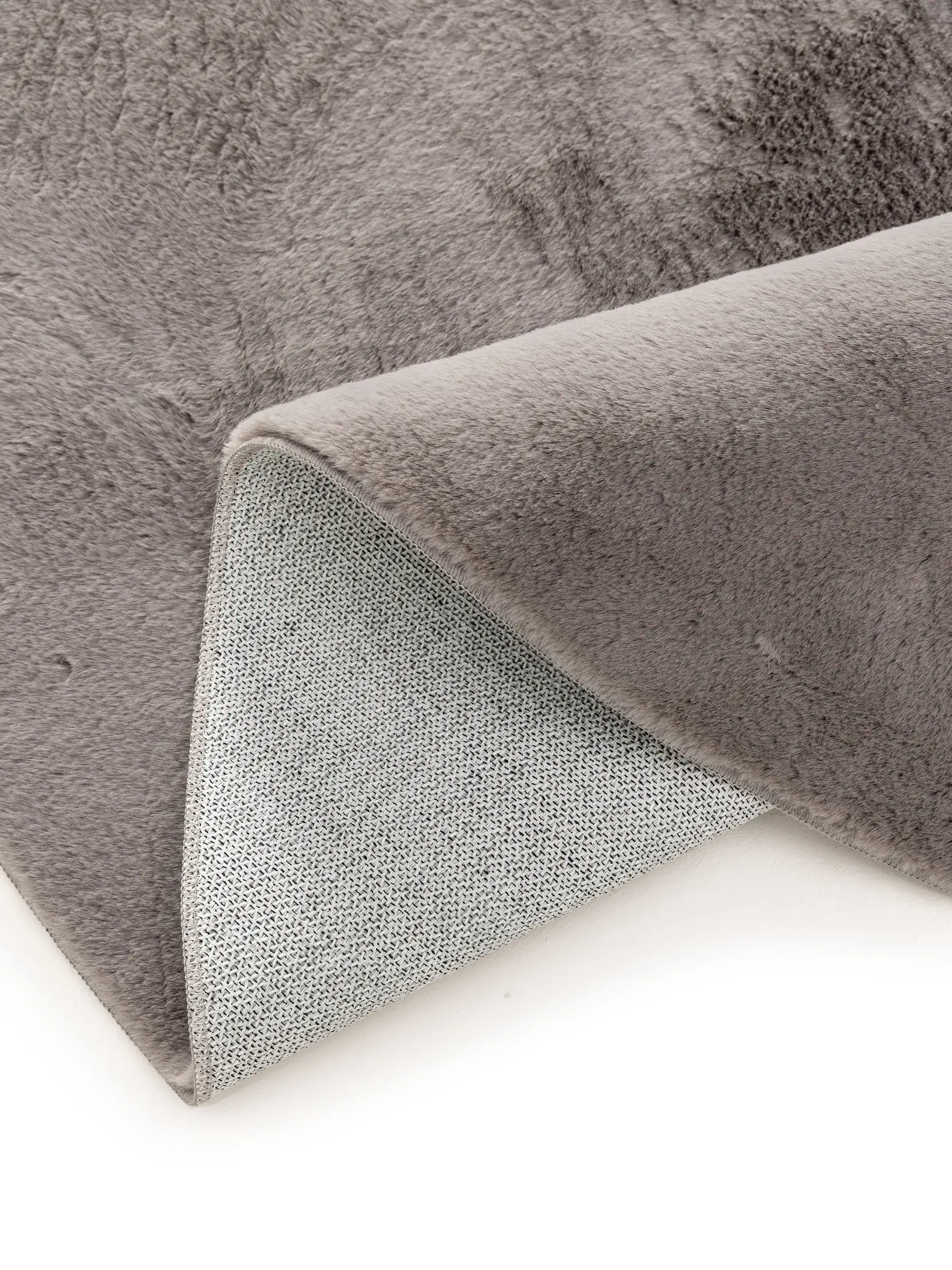 Rug made of 100% Polyester in Grey with a 100% Polyester high pile by benuta Basic