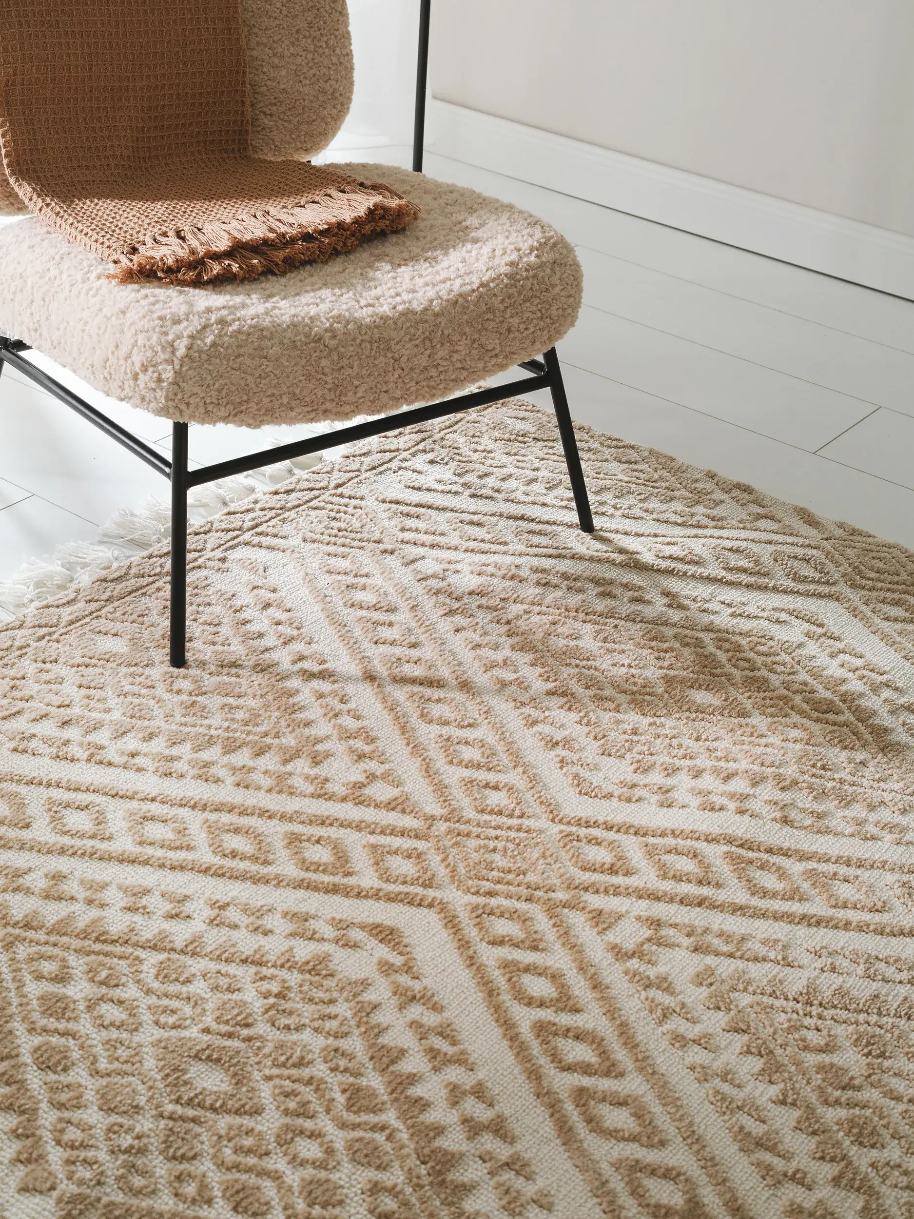 Teppich aus 100% Polyester (Microfiber) in Beige mit 100% Polyester (Microfiber) hohem Flor von benuta Nest