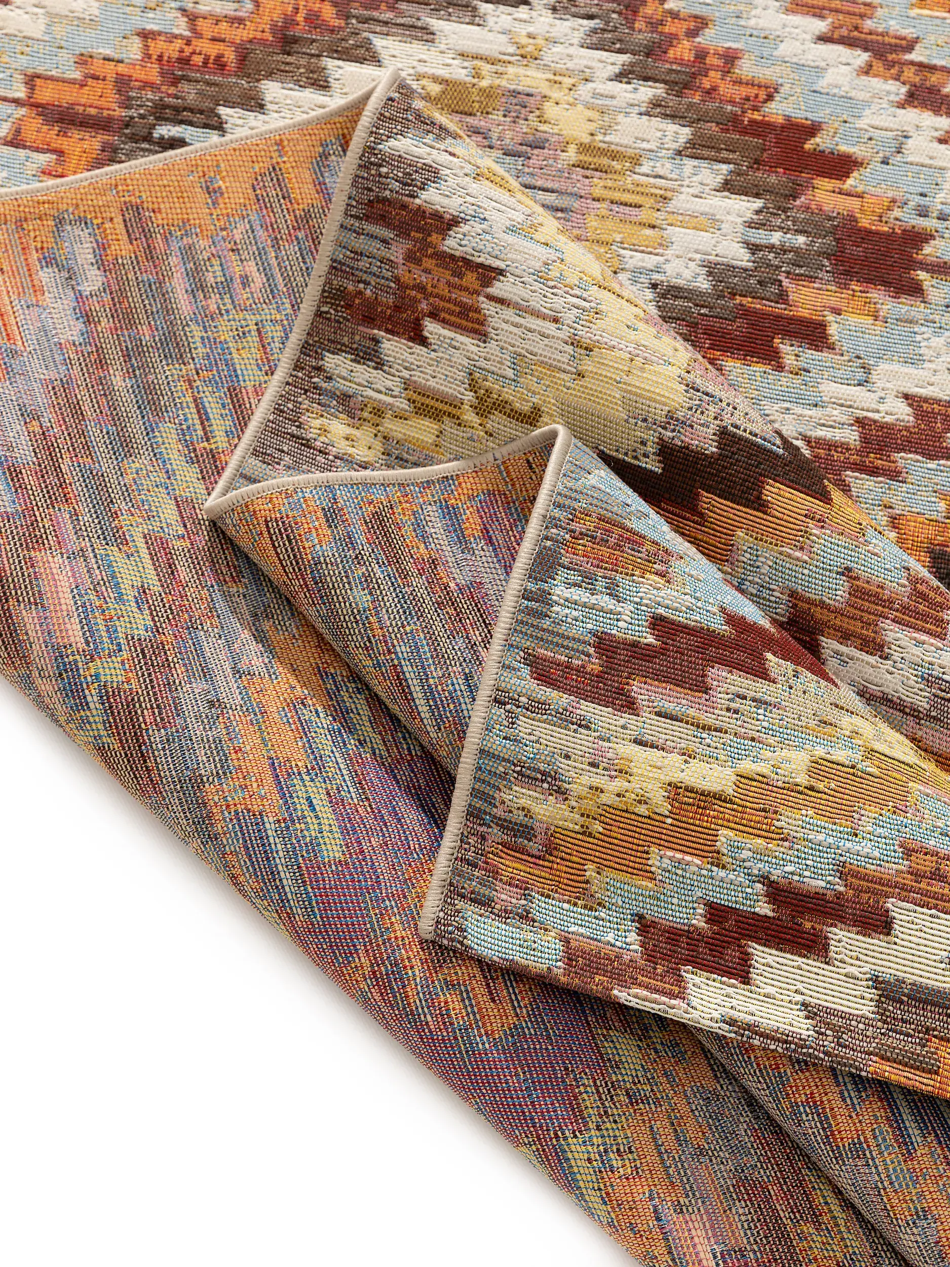 Teppich aus 76% Polypropylen, 23% Polyester, 1% Latex in Multicolor mit 76% Polypropylen, 23% Polyester, 1% Latex hohem Flor von benuta Nest