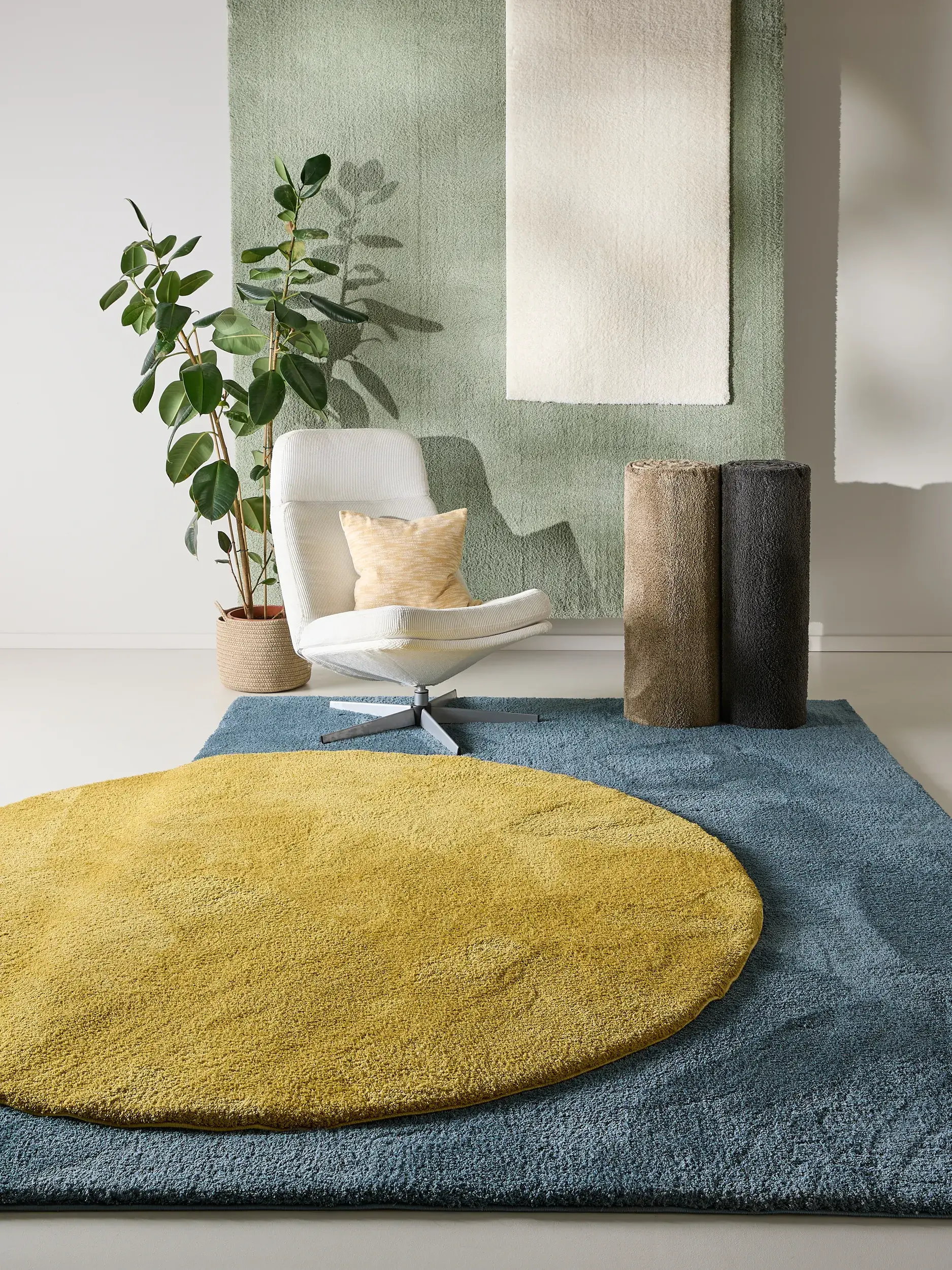 Teppich aus 100% Polyester in Schwarz mit 100% Polyester hohem Flor von benuta Nest