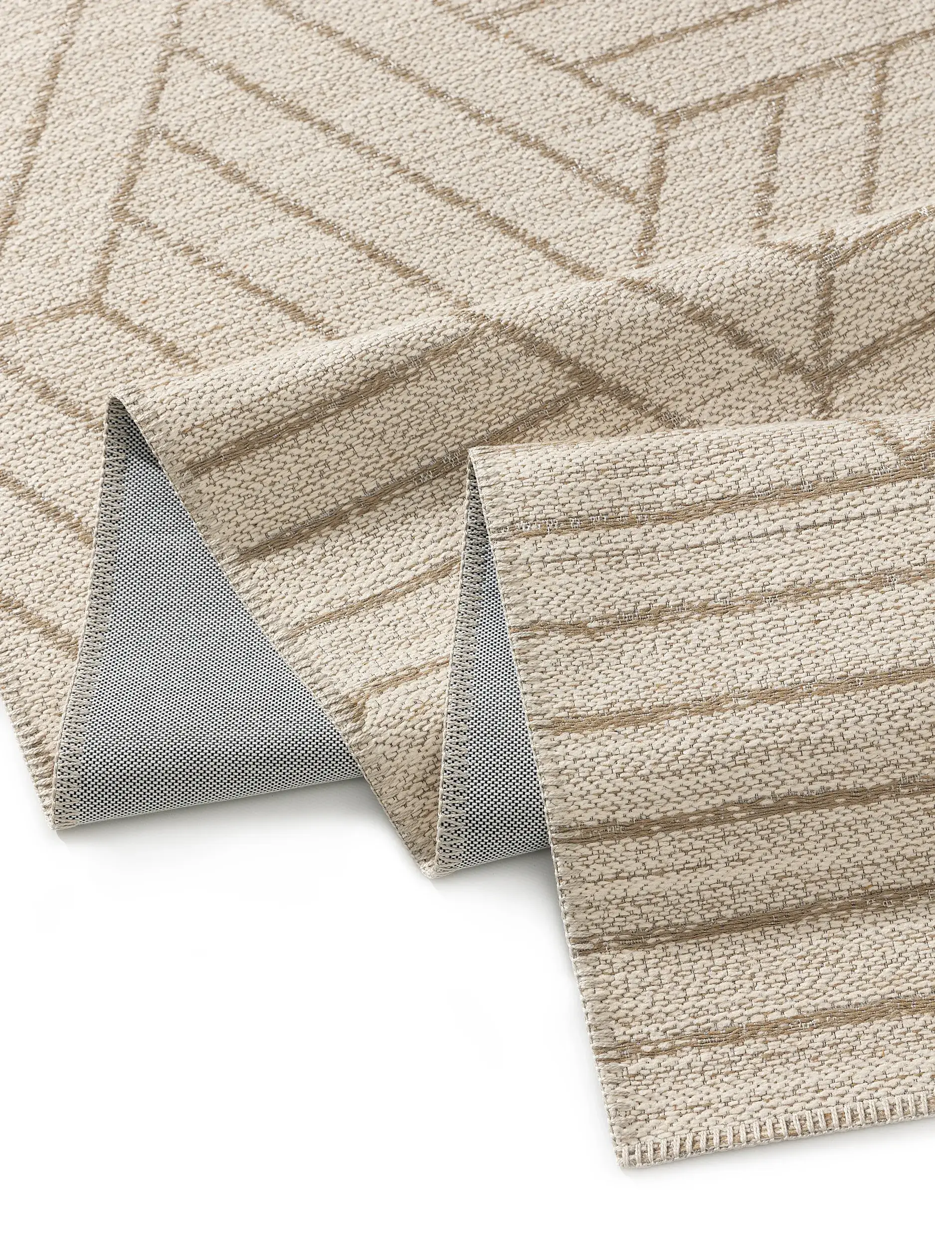 Teppich aus 65% Polyester (recycled PET), 35% Jute in Beige mit 65% Polyester (recycled PET), 35% Jute hohem Flor von benuta Nest
