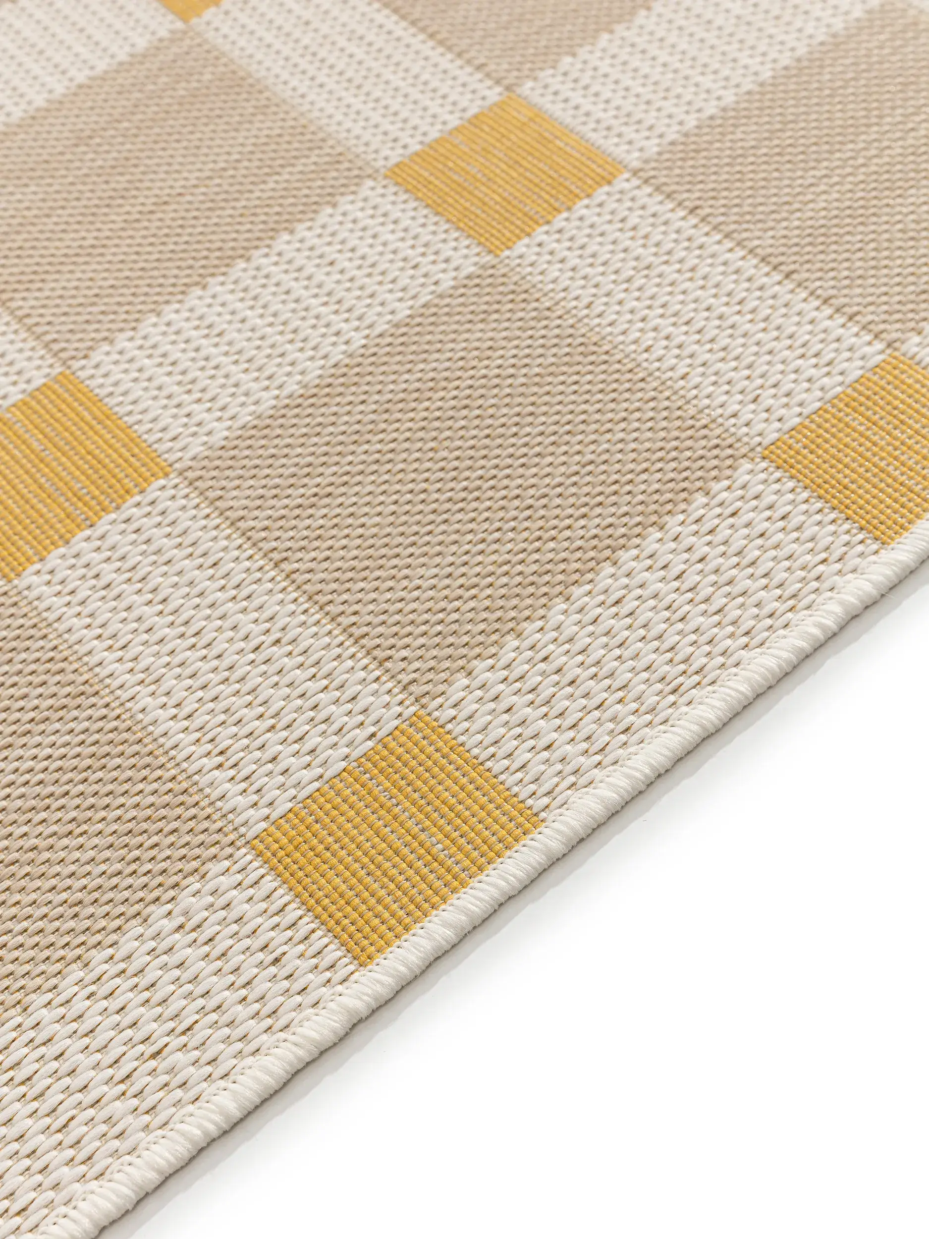 Teppich aus 100% Polyester (recyceltes PET) in Beige mit 100% Polyester (recyceltes PET) hohem Flor von benuta Nest