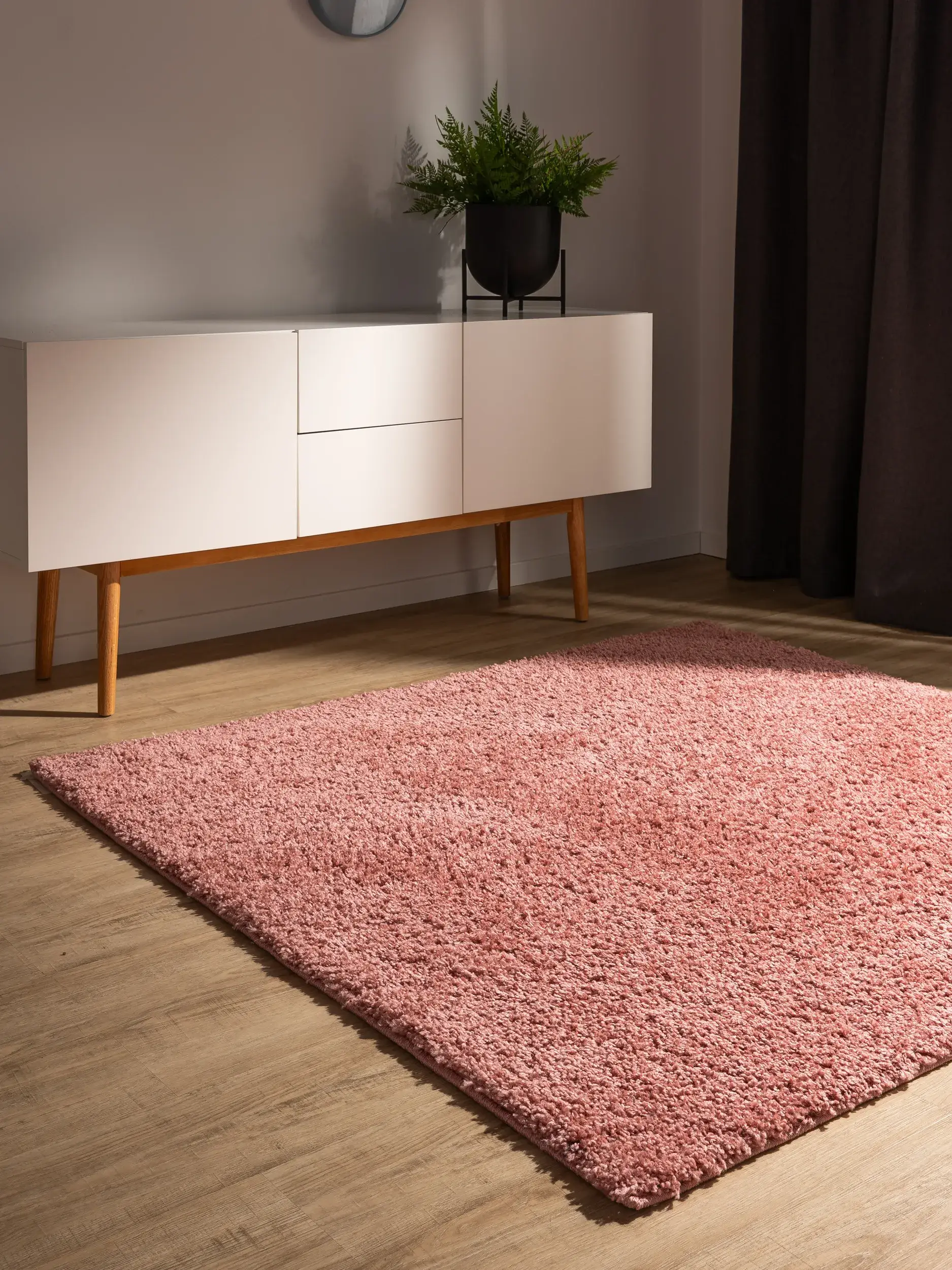 Rug made of 100% Polypropylen in Pink with a 100% Polypropylen high pile by benuta Basic