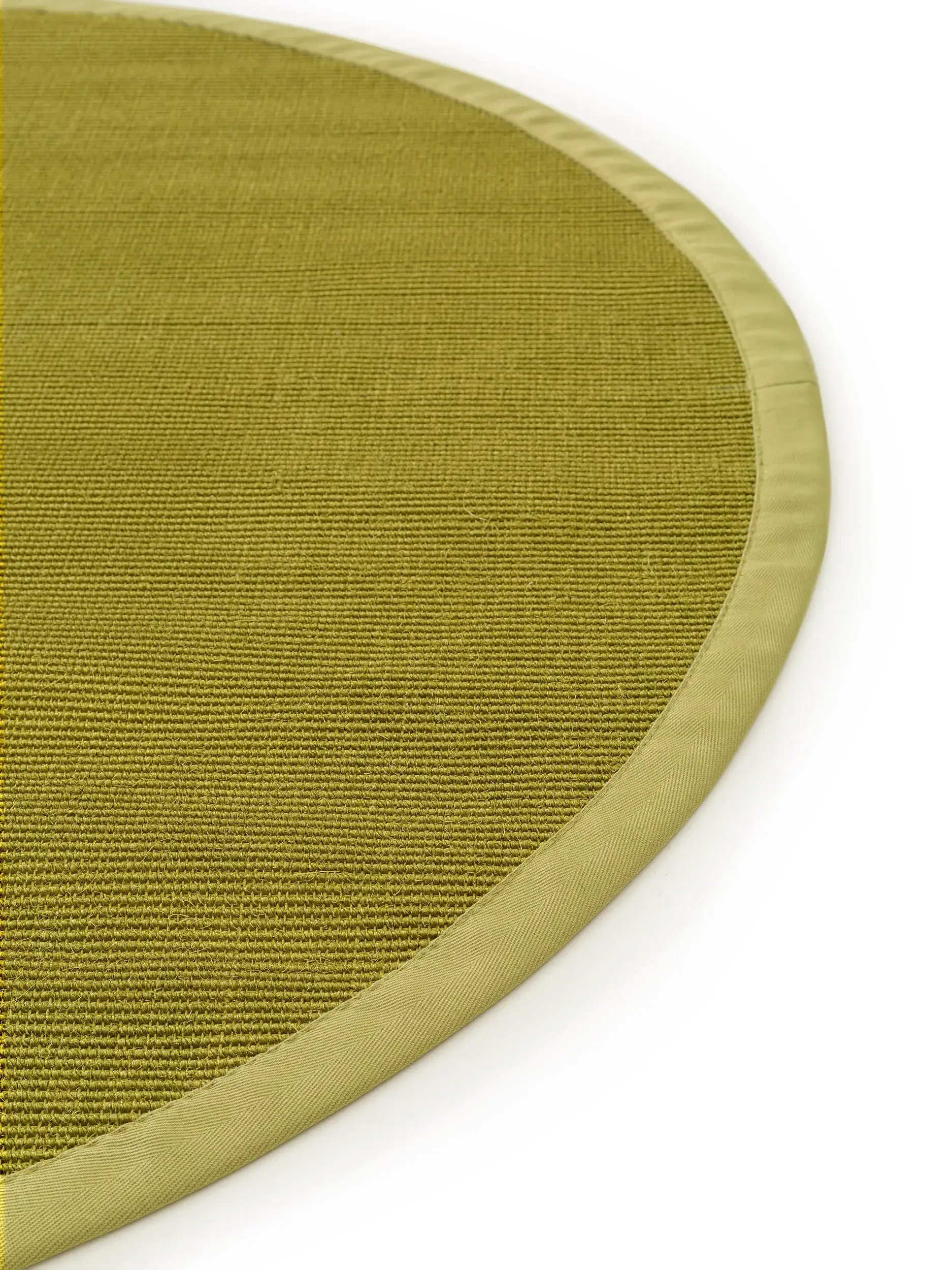 Teppich aus 100% Sisal in Grün mit 100% Sisal hohem Flor von benuta Nest