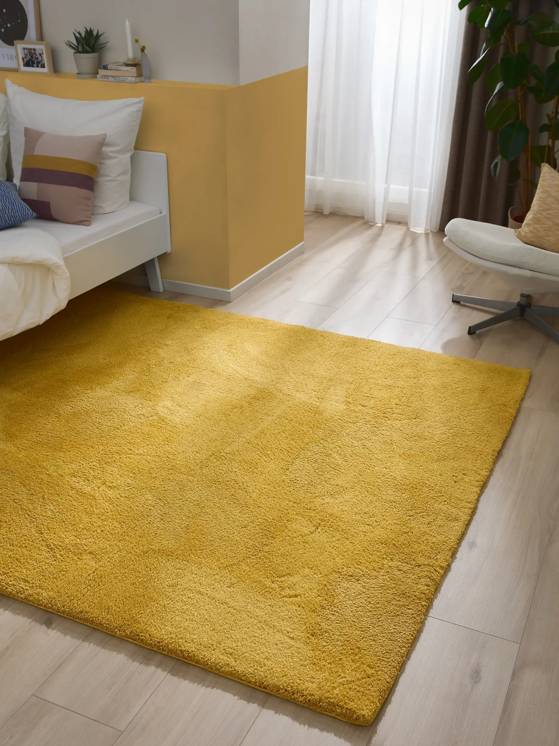Teppich aus 100% Polyester in Gelb mit 100% Polyester hohem Flor von benuta Nest