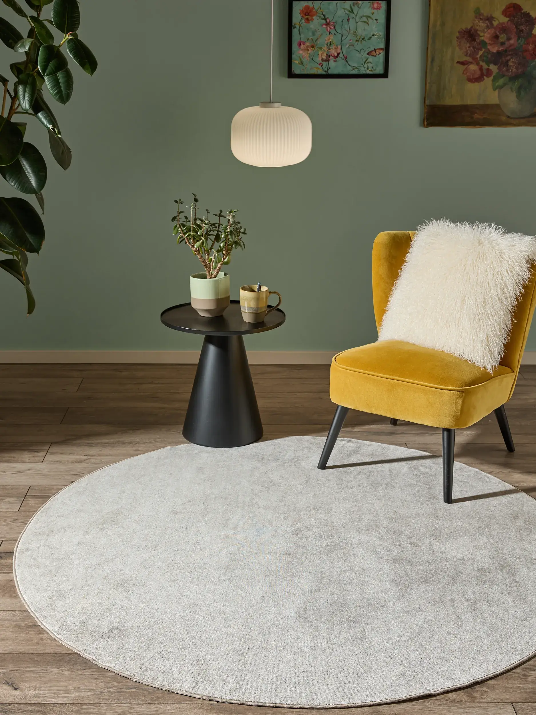 Matta av 100% Polyester i Beige med 100% Polyester hög lugg från benuta nest