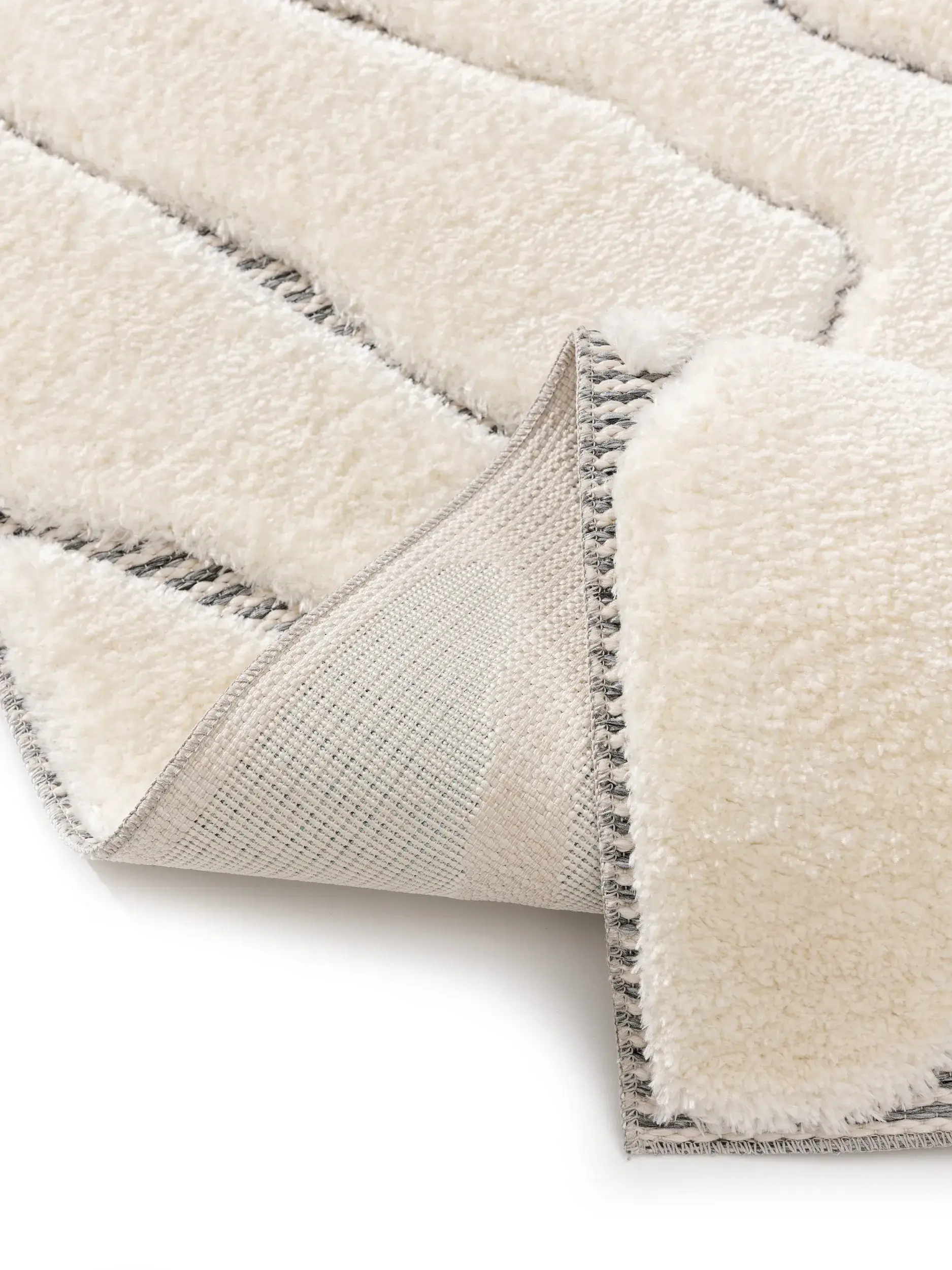 Alfombra de 63% Poliéster, 37% Polipropileno en Blanco con un pelo de {{Placeholder_Pile Height}} de altura de benuta POP
