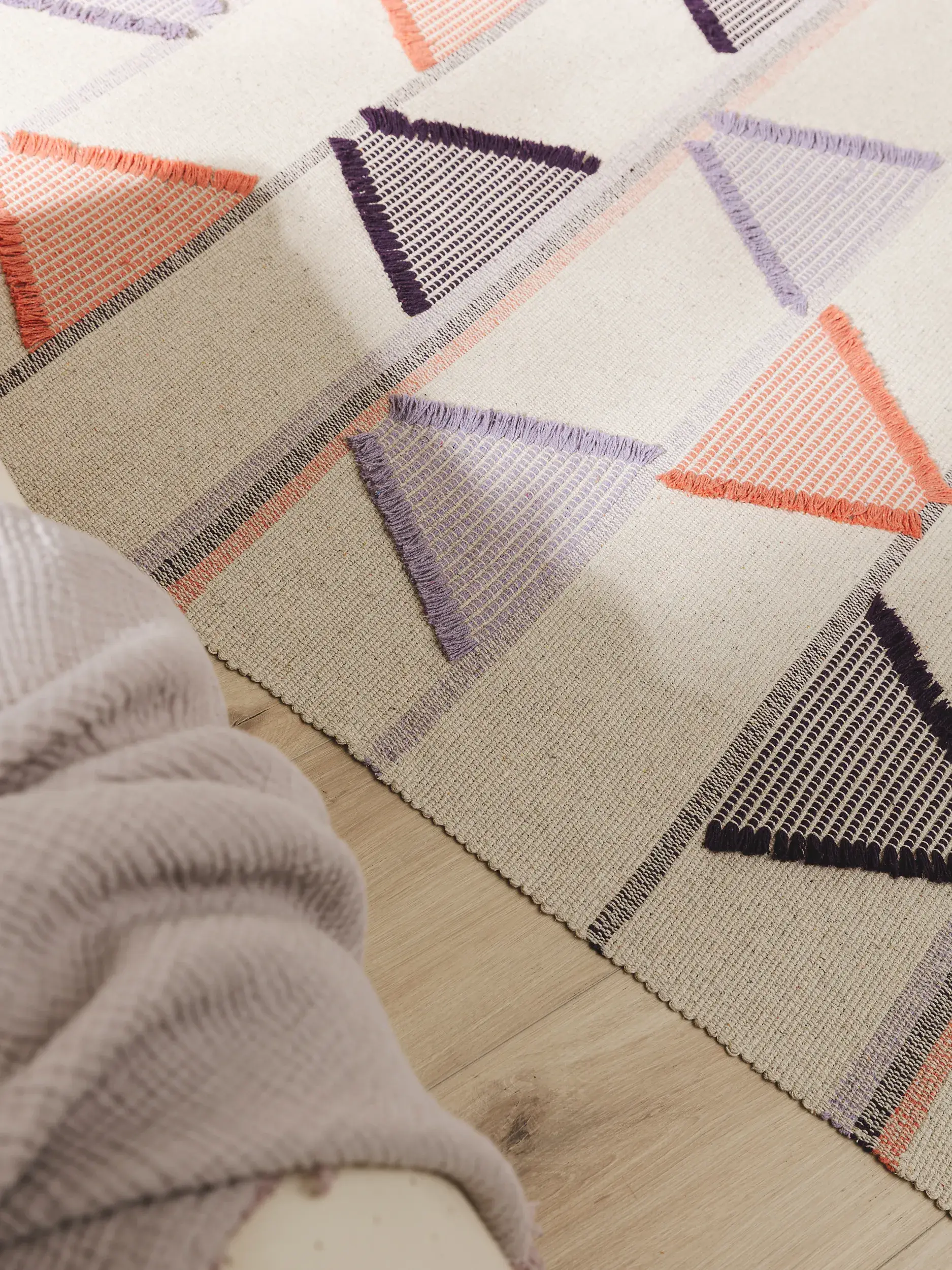 Rug made of 60% Cotton, 40% Polyester in Multicolour with a 60% Cotton, 40% Polyester high pile by Lytte