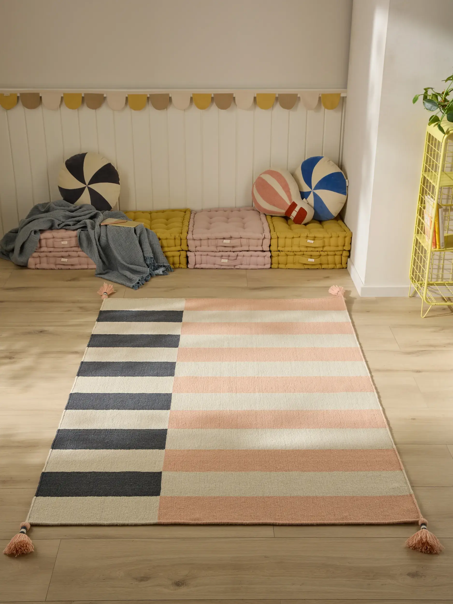 Teppich Janou aus 100% Wolle in Rosa von Lytte