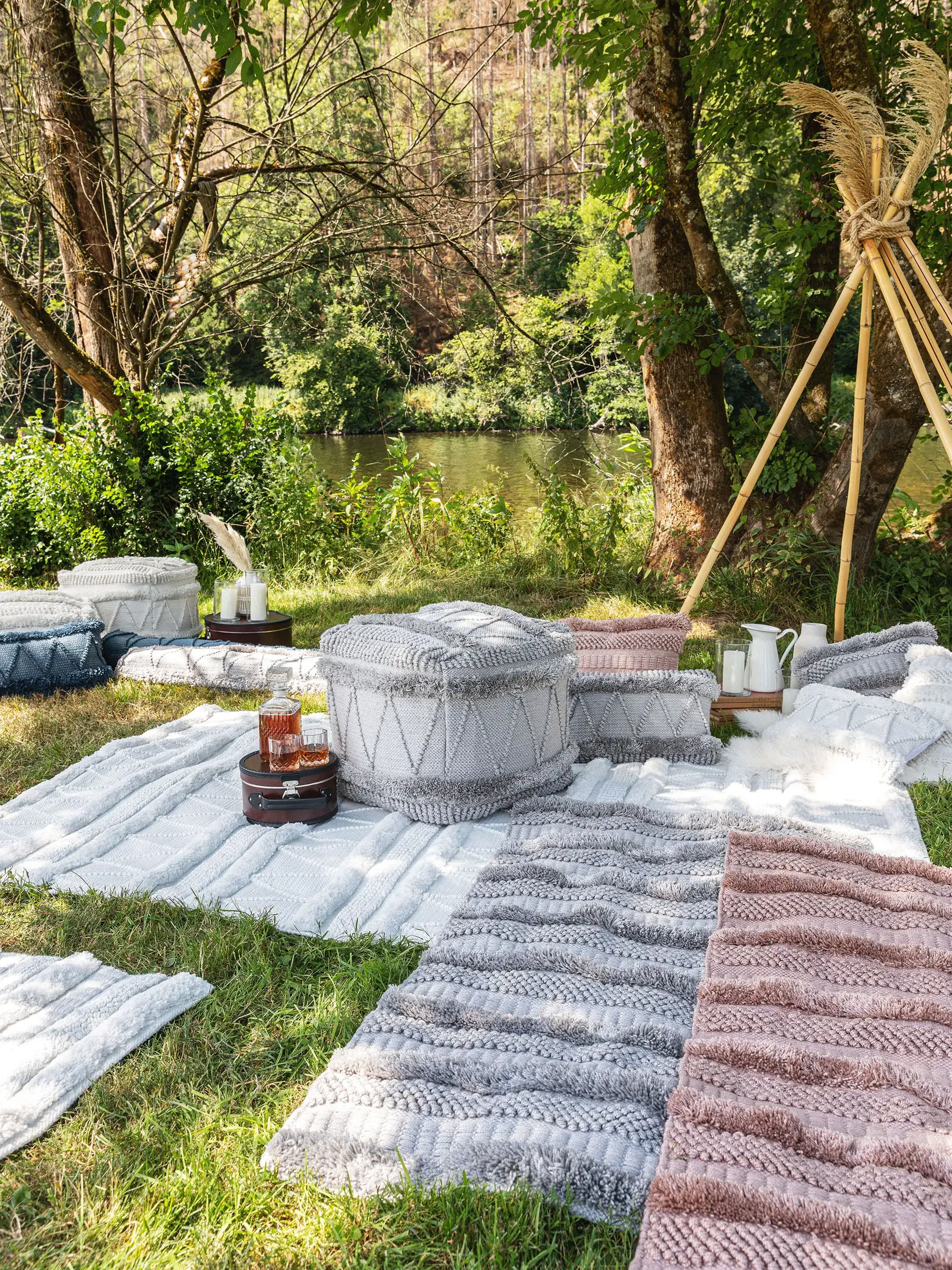 In- & Outdoor Pouf Toni Ivory von benuta Pure