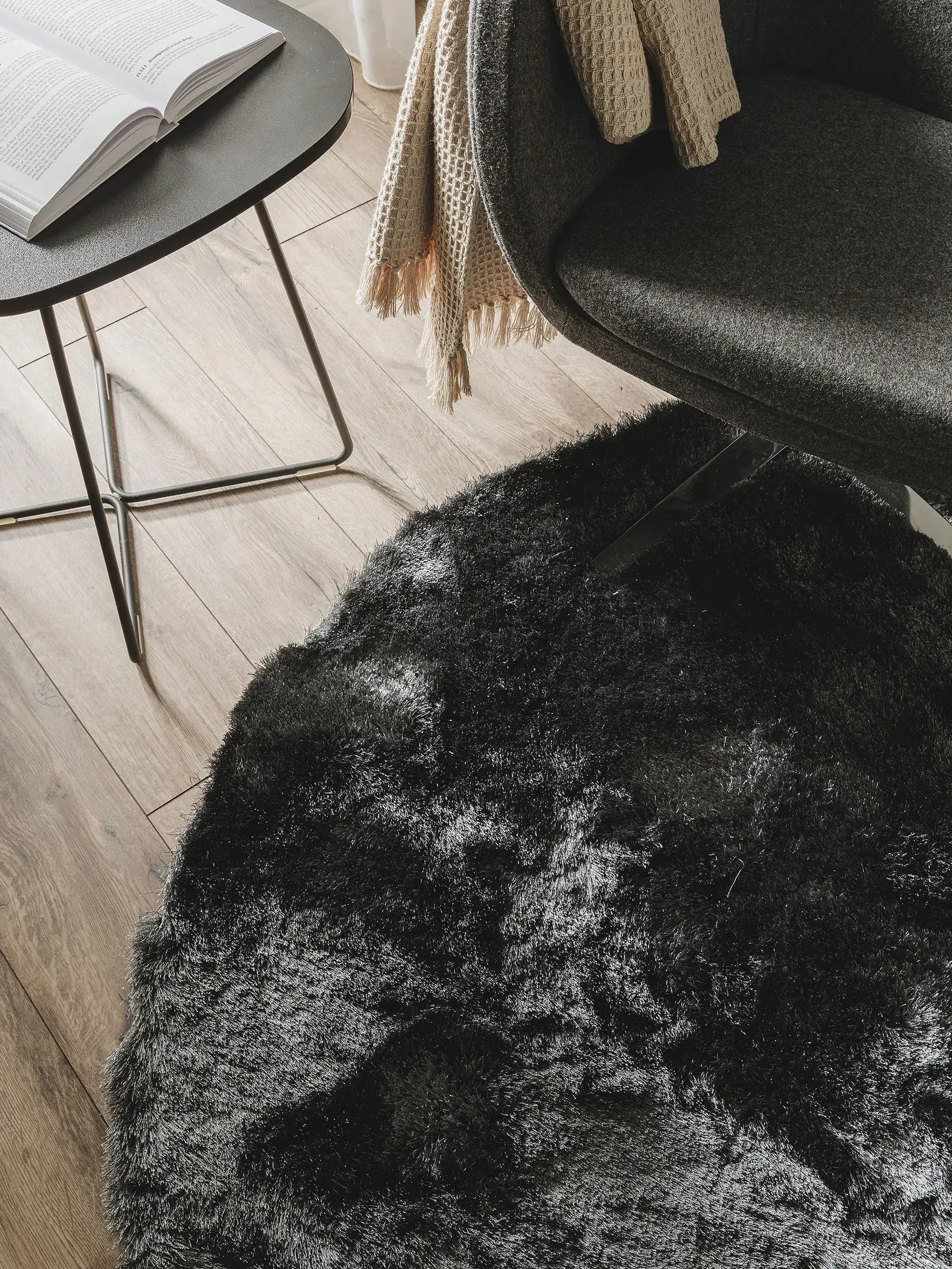 Tappeto di 100% Poliestere in Grigio con pelo alto 100% Poliestere da benuta nest