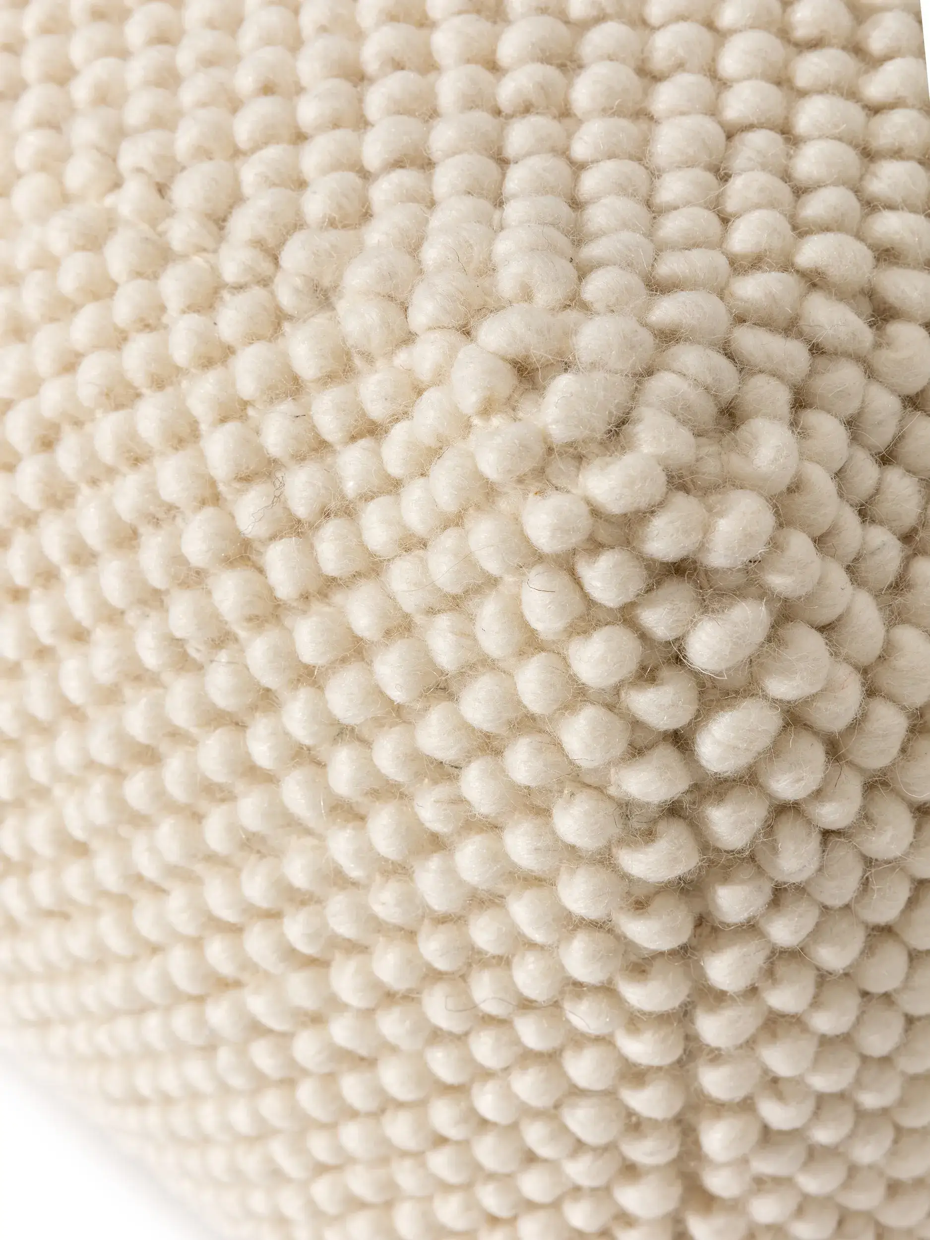 Puf de lana hecho a mano Beads Crema con diseño de Sólido en 70% Lana (de Nueva Zelanda), 30% Poliéster de benuta pure