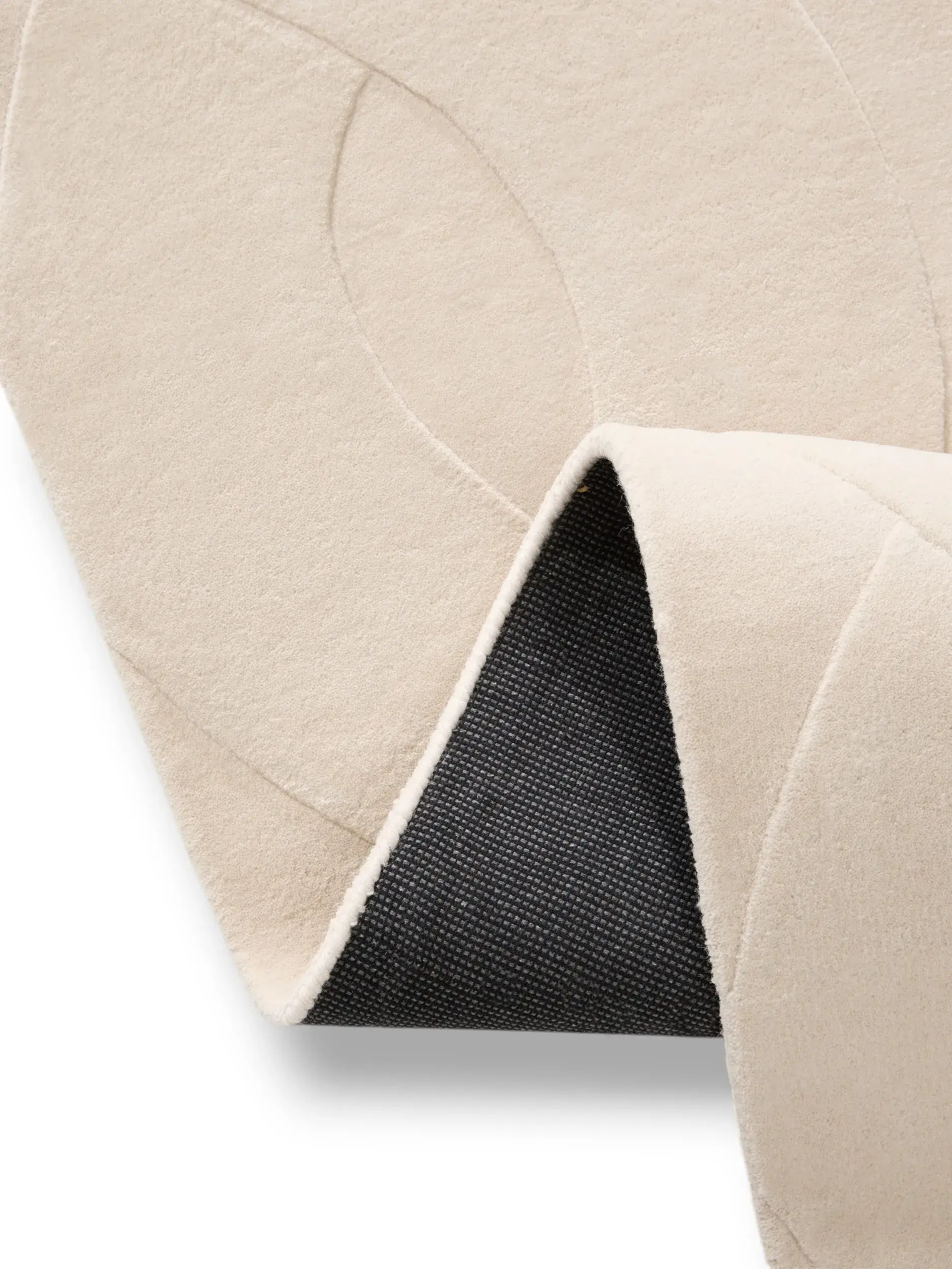 Teppich aus 100% Wolle (aus Neuseeland) in Beige mit 100% Wolle (aus Neuseeland) hohem Flor von benuta Finest