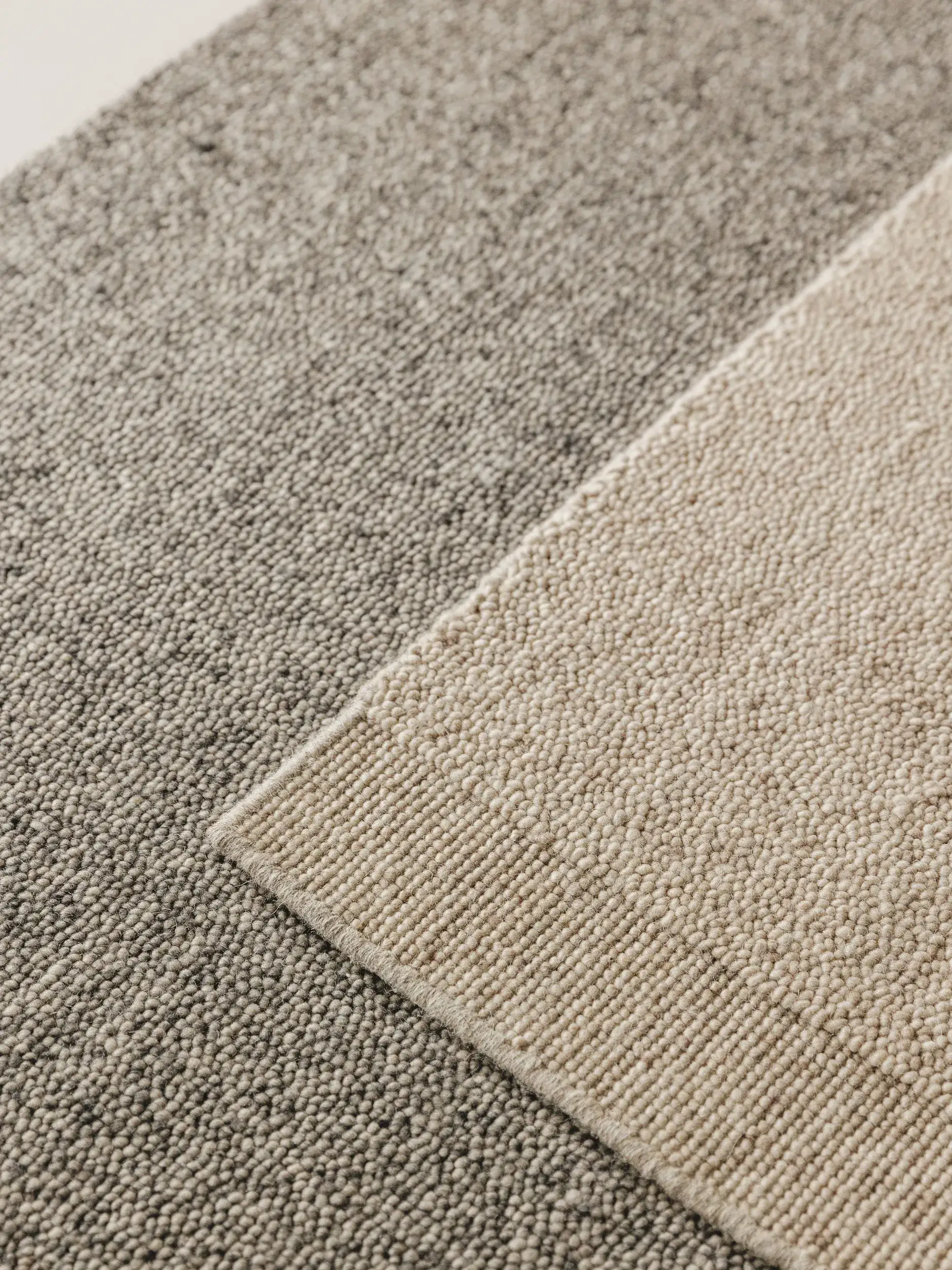 Teppich aus 80% Wolle, 20% Baumwolle in Beige mit 80% Wolle, 20% Baumwolle hohem Flor von benuta Pure
